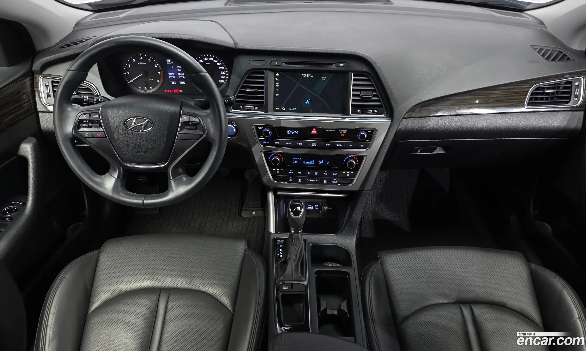Hyundai LF Sonata 2016 — 15