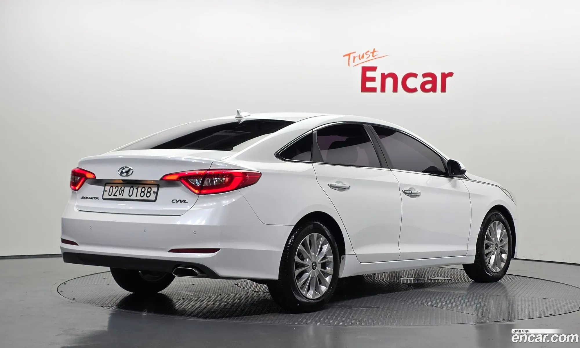 Hyundai LF Sonata 2016 — 14