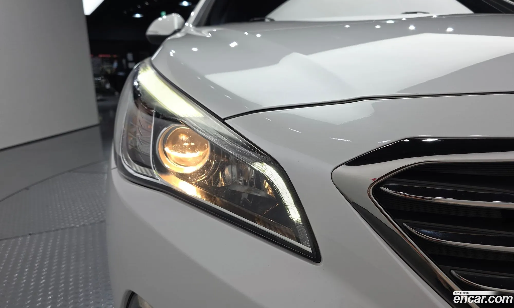 Hyundai LF Sonata 2016 — 27
