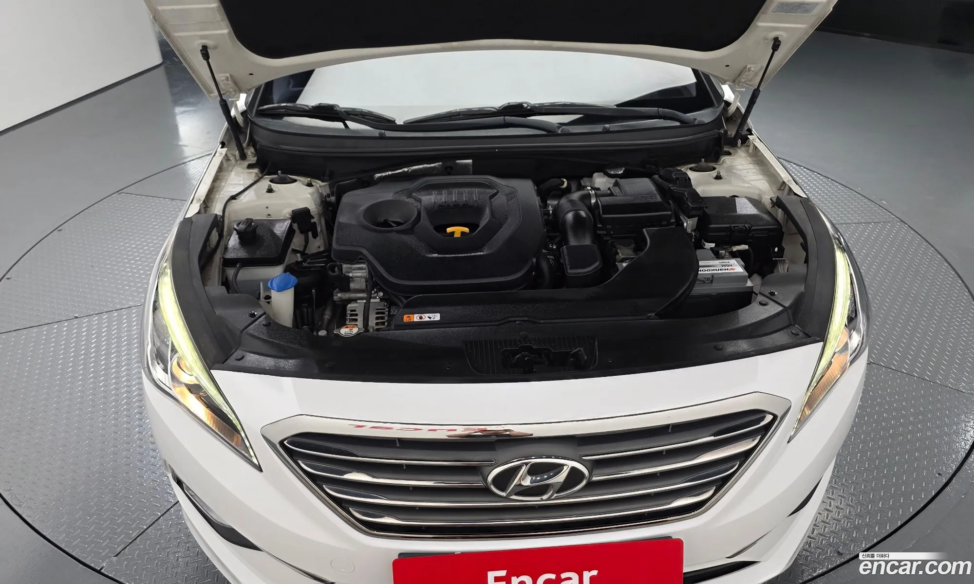 Hyundai LF Sonata 2016 — 24