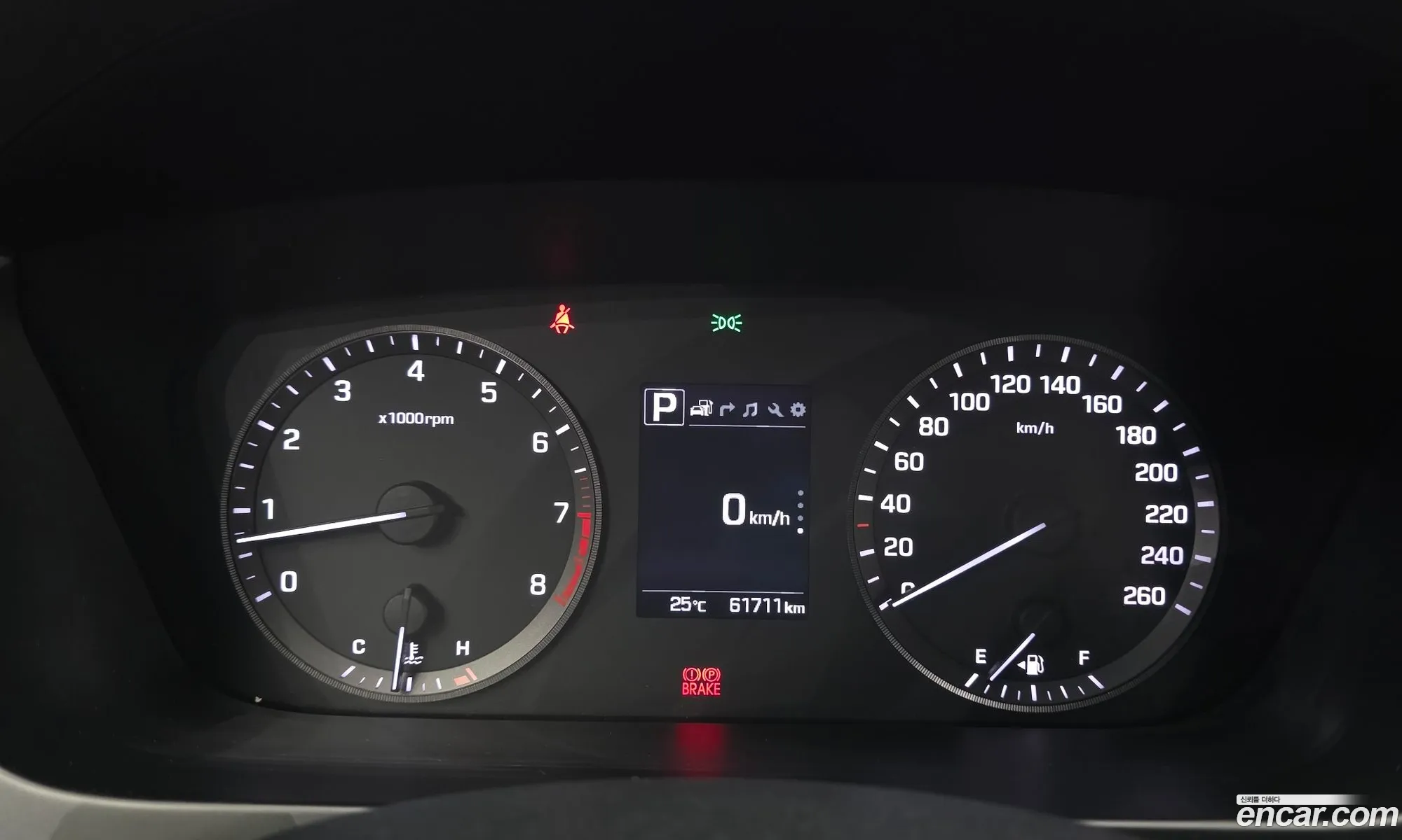 Hyundai LF Sonata 2016 — 28