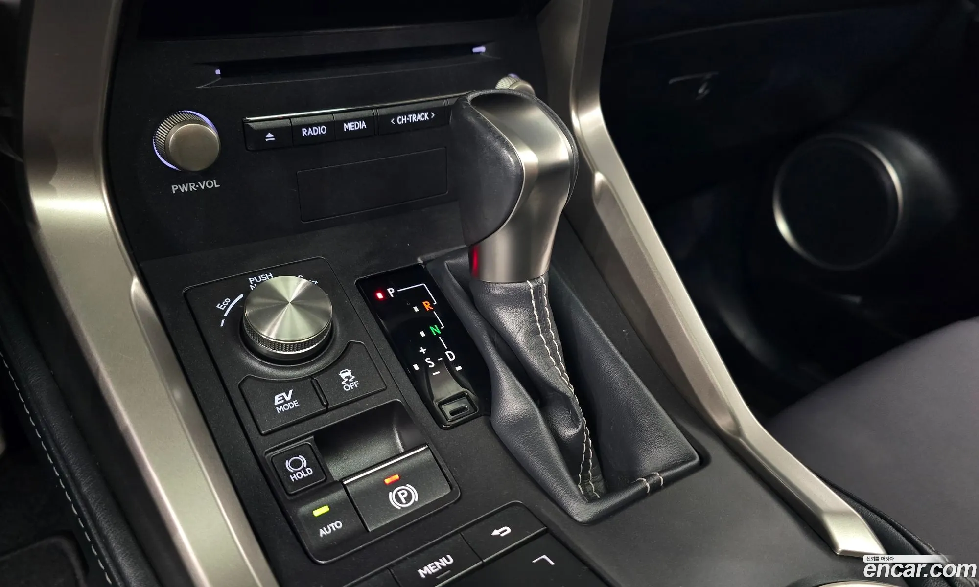Lexus NX300h 2018 JTJBJRBZ5K2107572 — 18