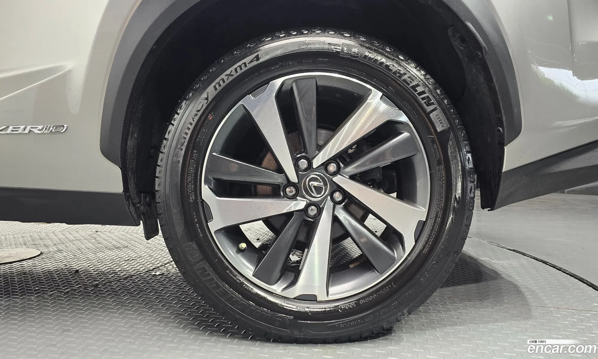 Lexus NX300h 2018 JTJBJRBZ5K2107572 — 8