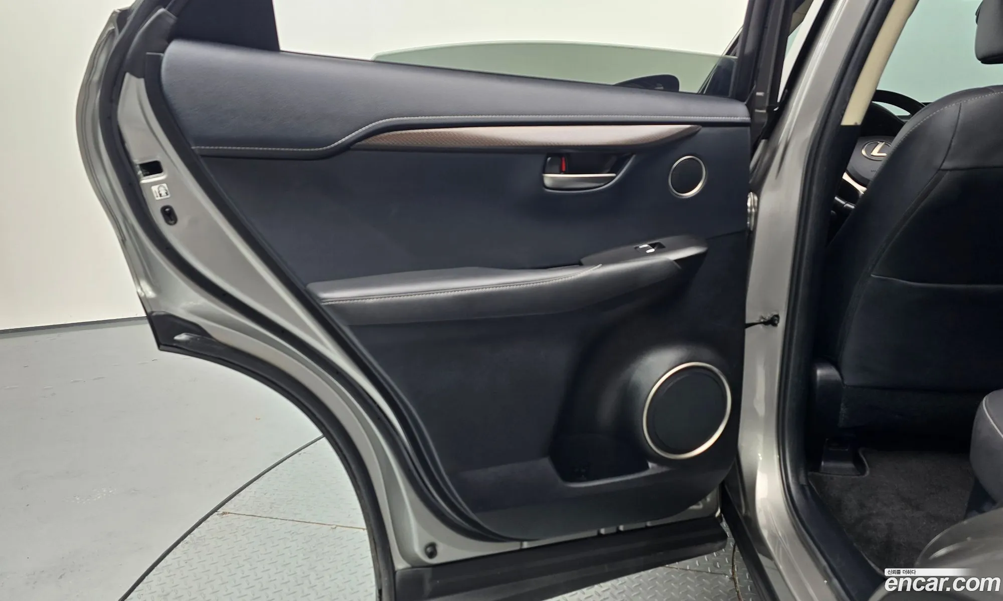 Lexus NX300h 2018 JTJBJRBZ5K2107572 — 13
