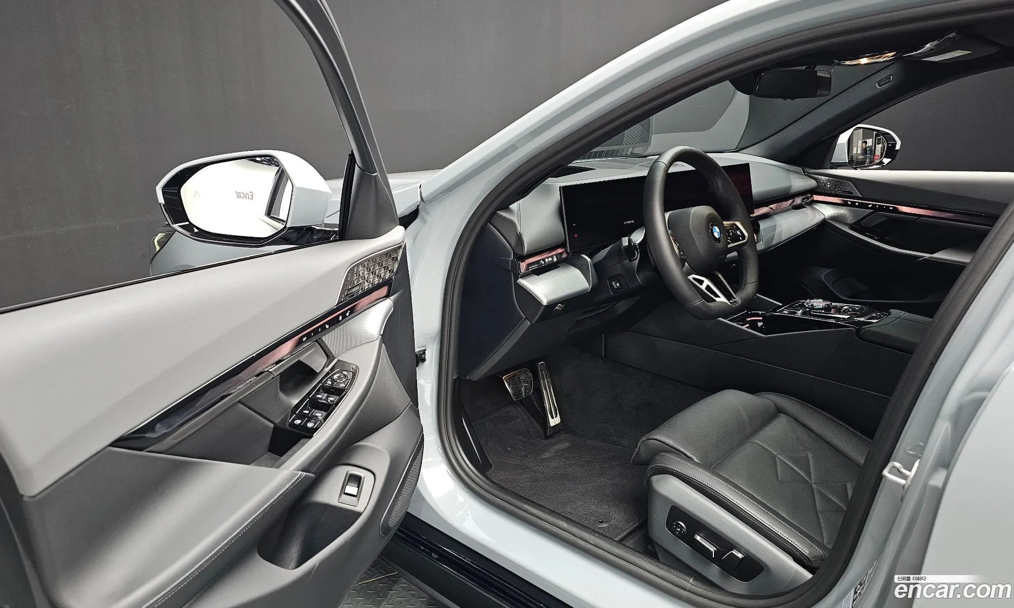 BMW 5 Series 2025 — 9