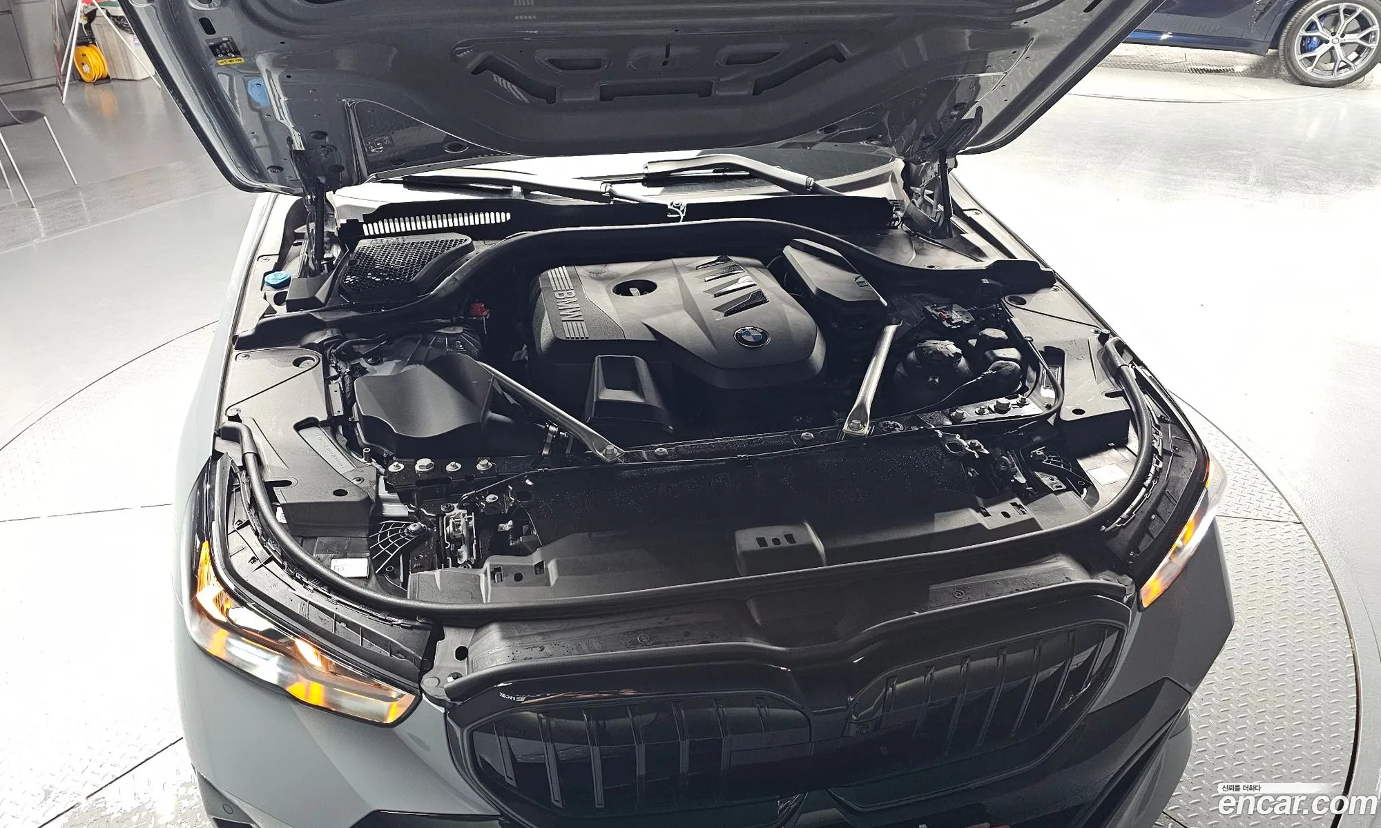 BMW 5 Series 2025 — 18