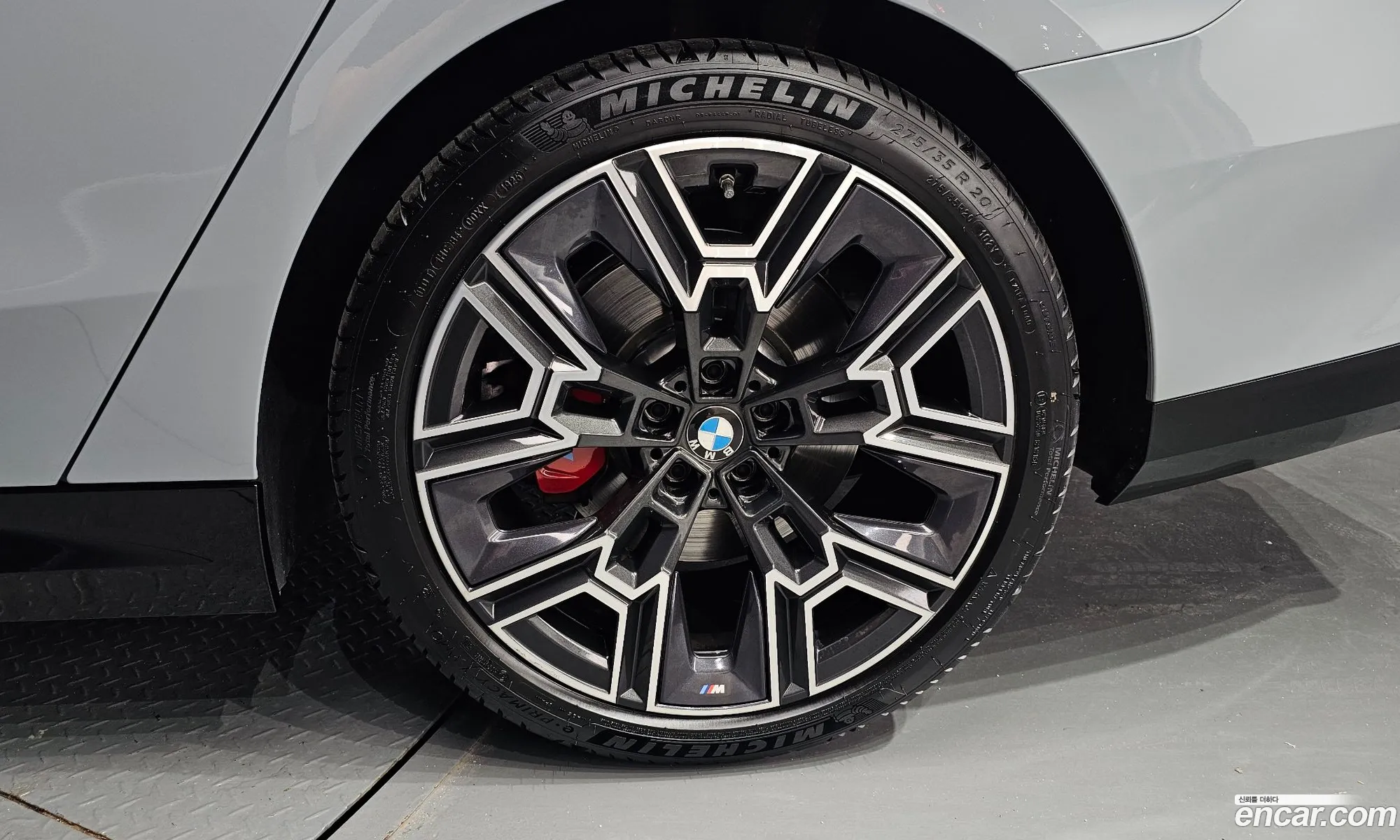 BMW 5 Series 2025 — 12