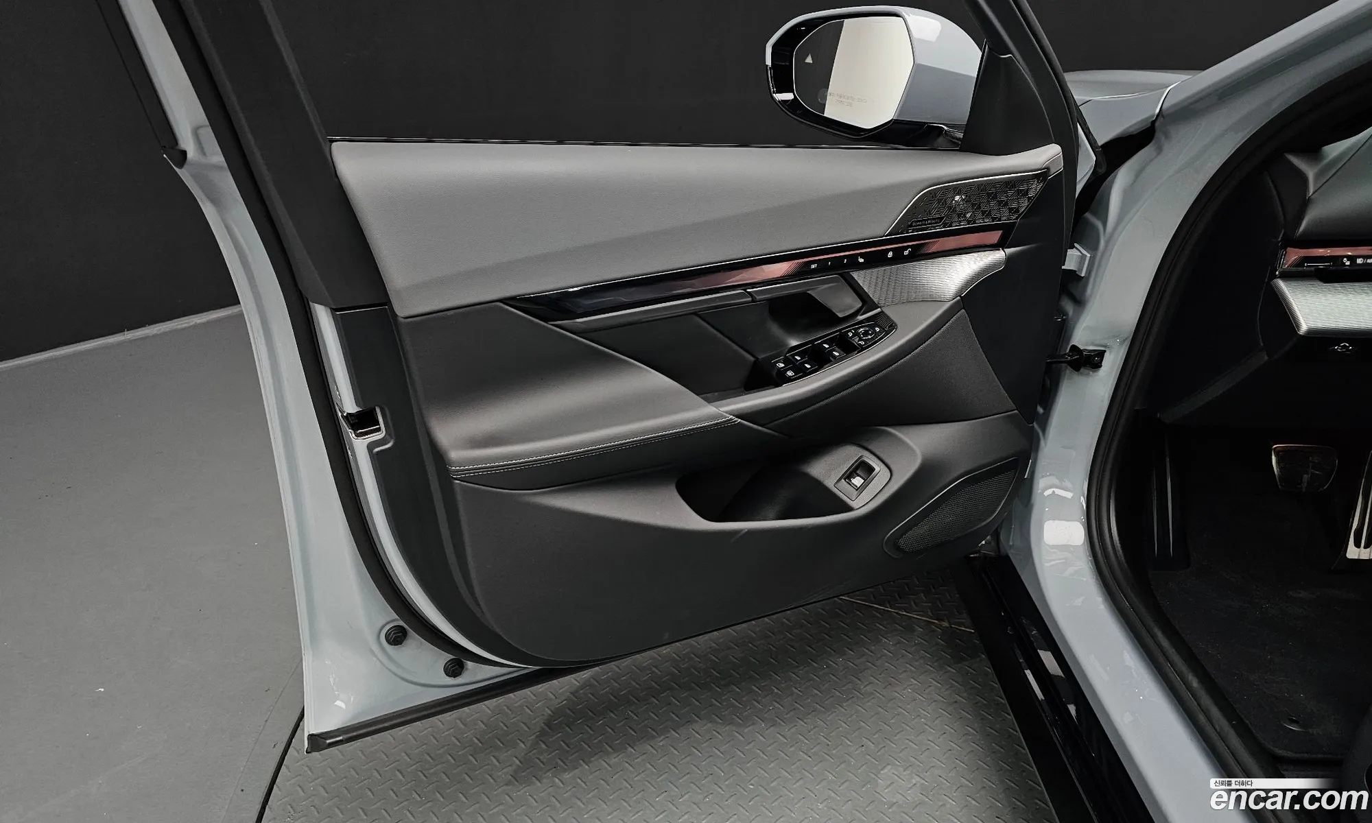 BMW 5 Series 2025 — 39