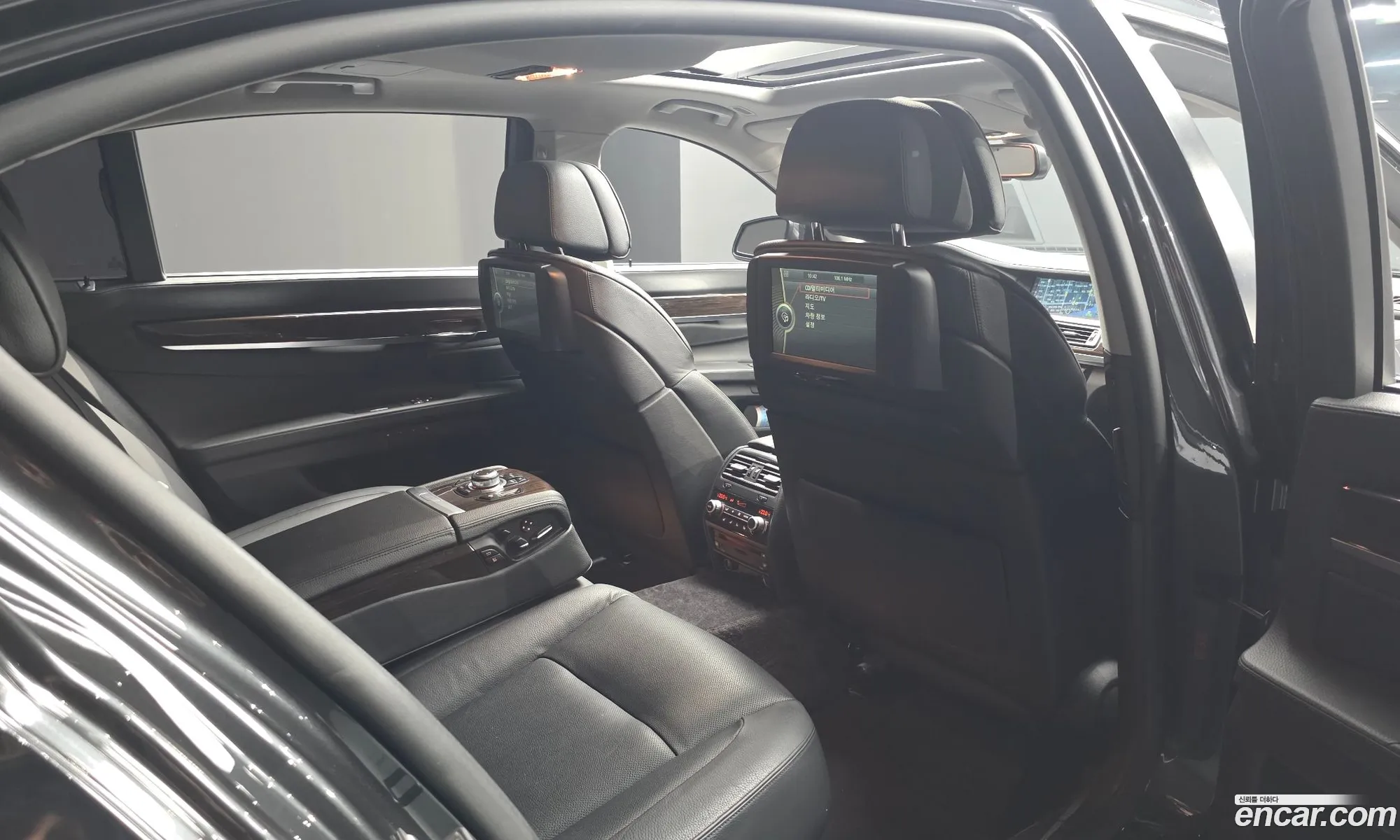 BMW 7 Series 2011 WBAKB8104BC345420 — 20