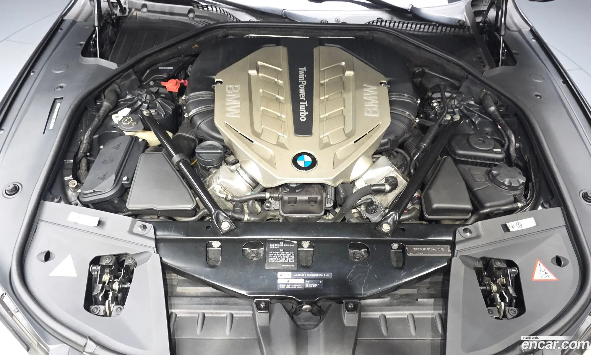 BMW 7 Series 2011 WBAKB8104BC345420 — 12