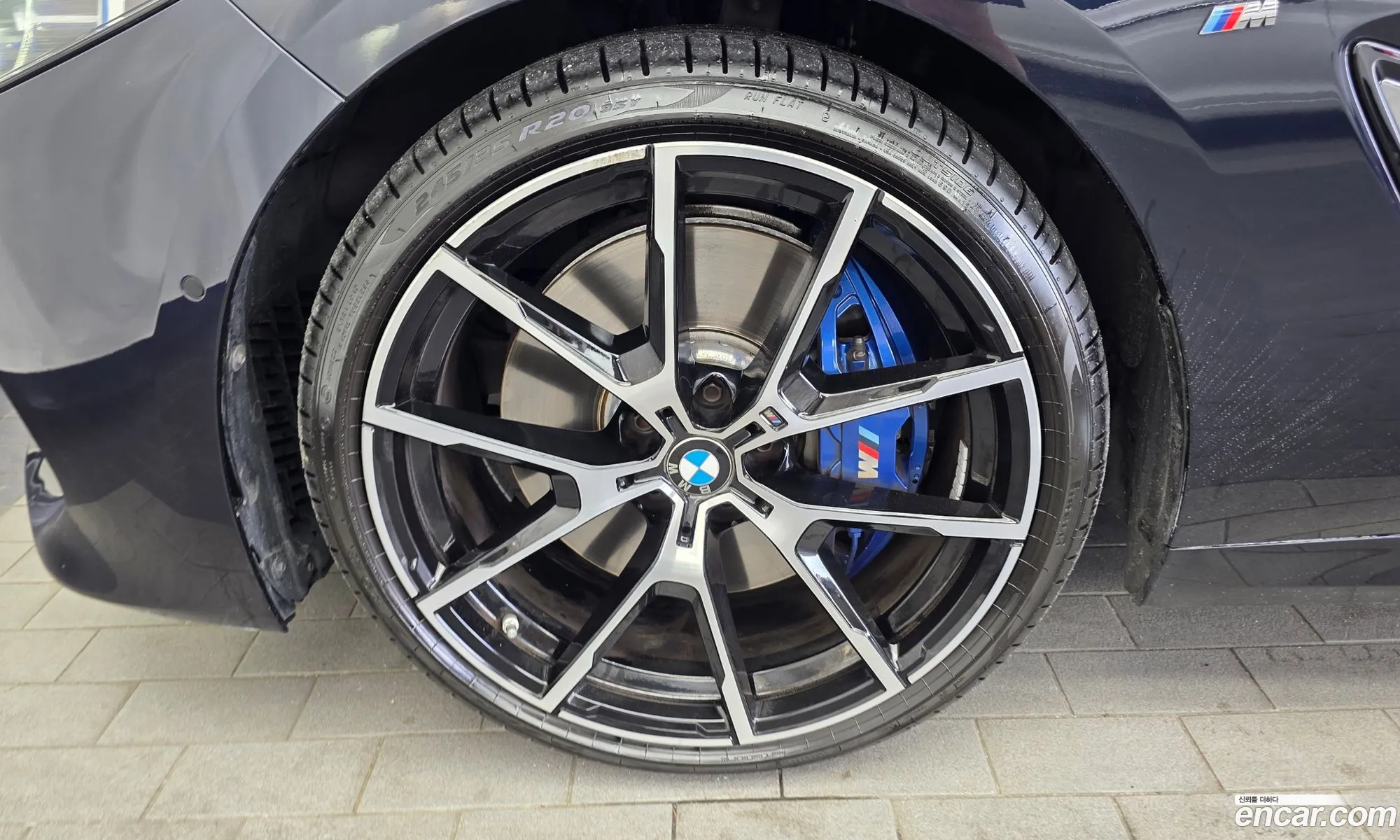BMW 8 Series 2021 — 20