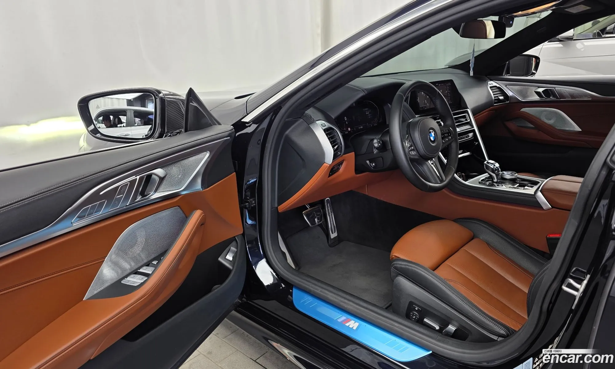 BMW 8 Series 2021 — 16