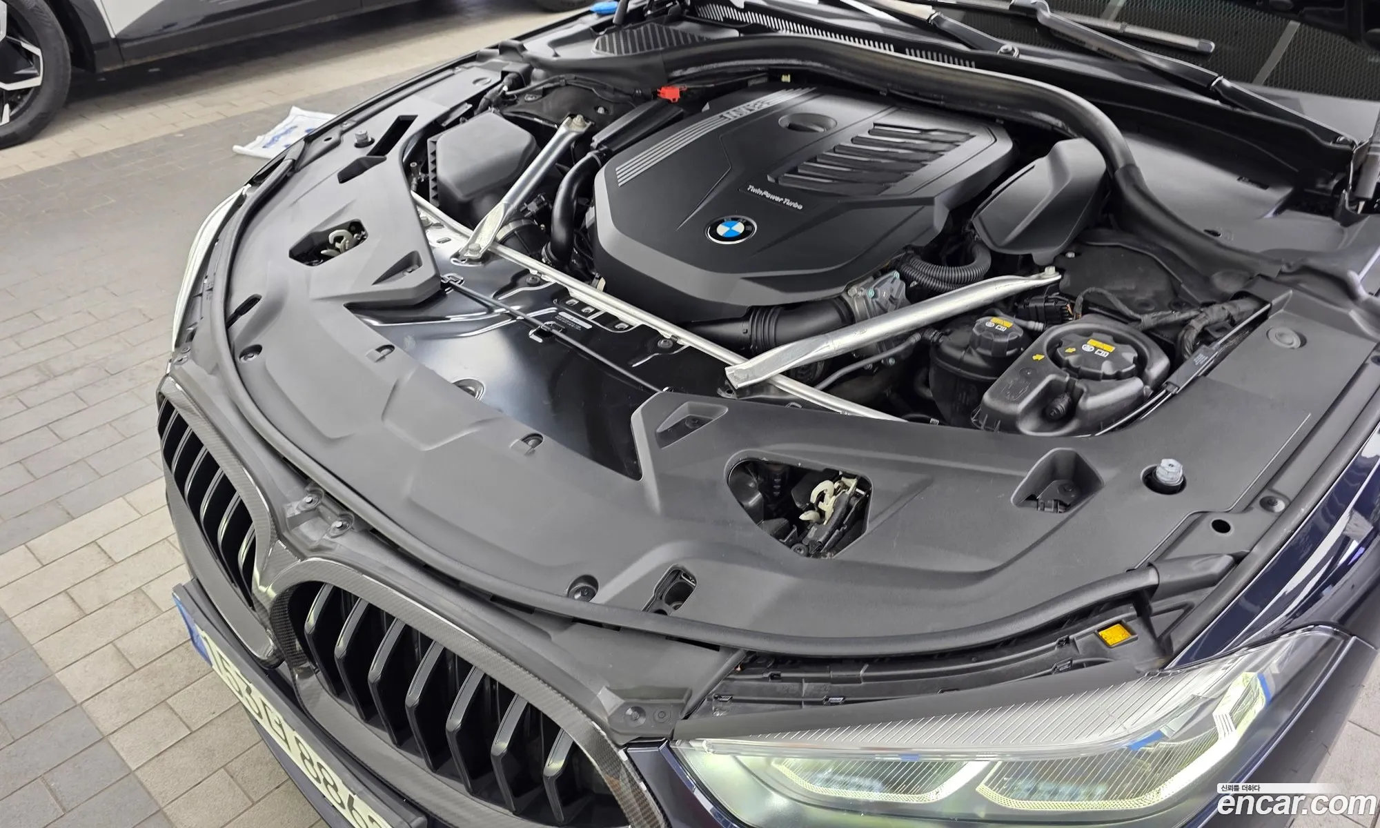 BMW 8 Series 2021 — 19