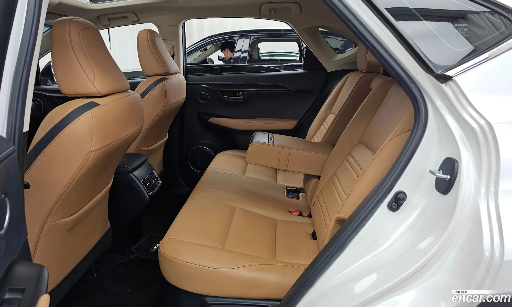 Lexus NX300h 2017 JTJBJRBZ3H2073169 — 16
