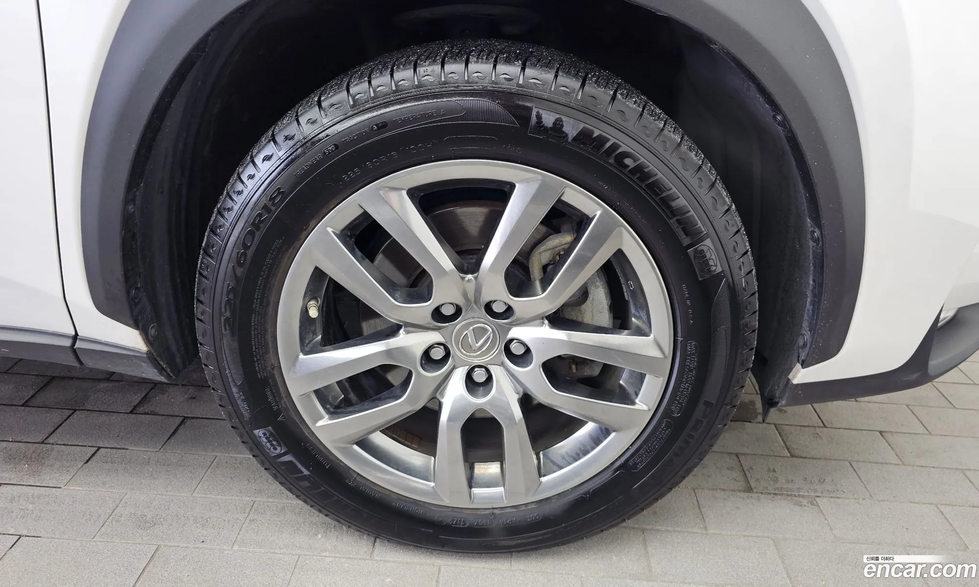 Lexus NX300h 2017 JTJBJRBZ3H2073169 — 3