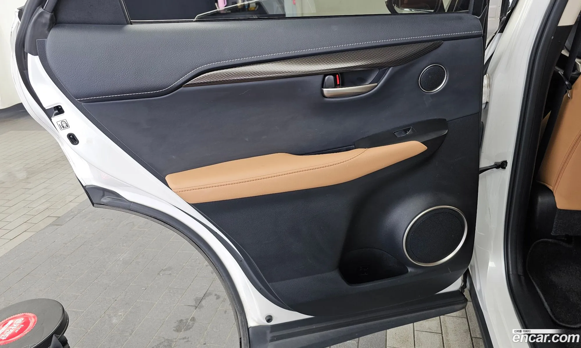 Lexus NX300h 2017 JTJBJRBZ3H2073169 — 8