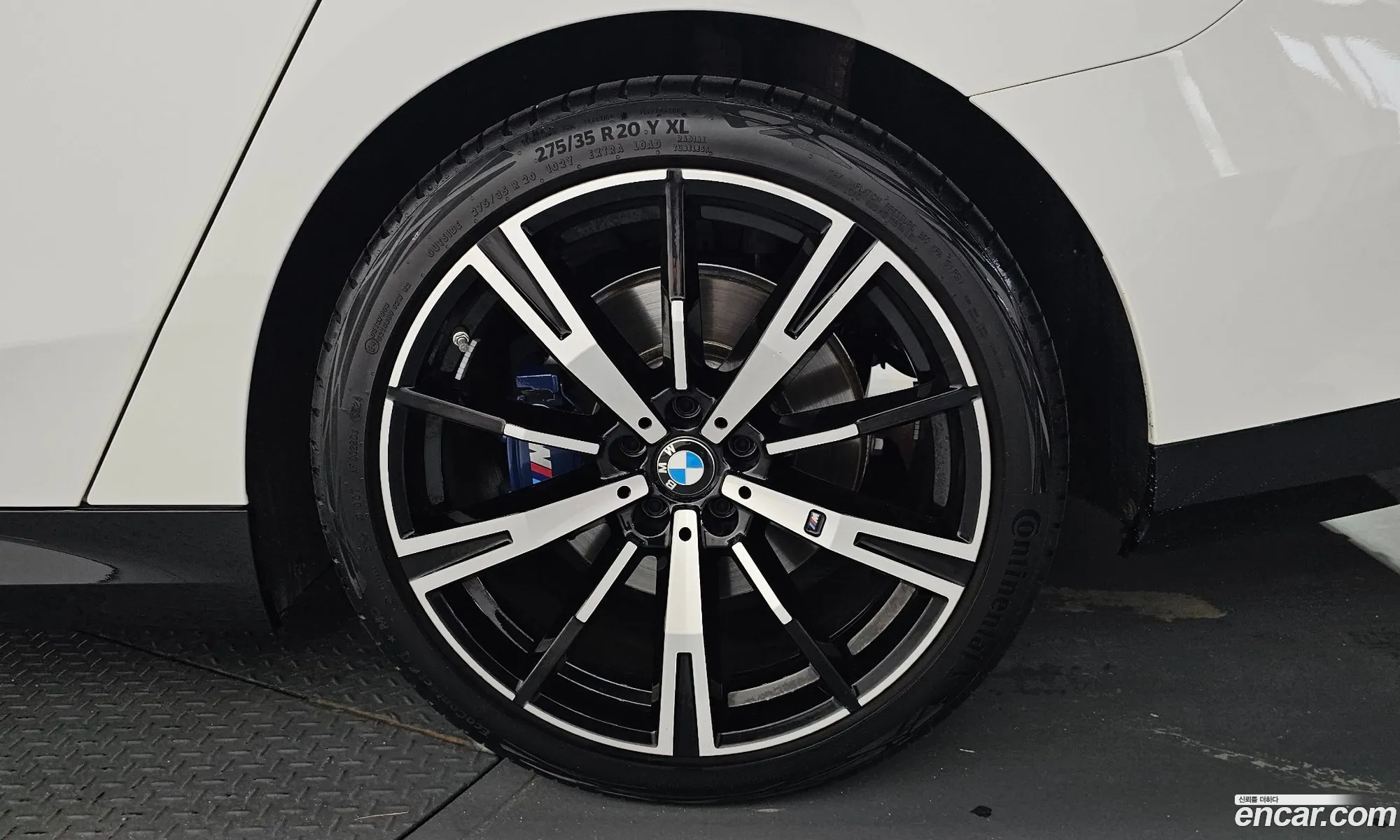 BMW 5 Series 2025 WBA51FJ08SCT78358 — 23