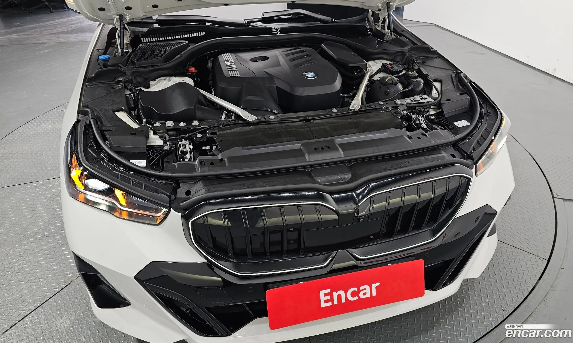 BMW 5 Series 2025 WBA51FJ08SCT78358 — 29