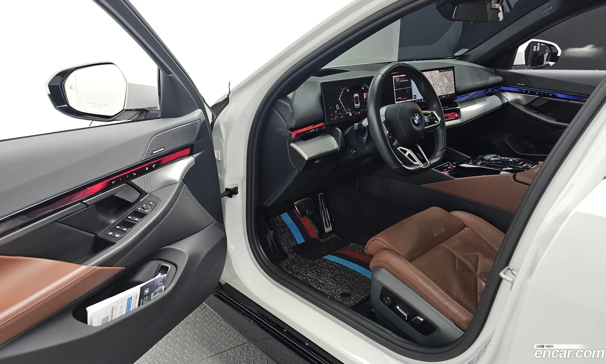 BMW 5 Series 2025 WBA51FJ08SCT78358 — 30