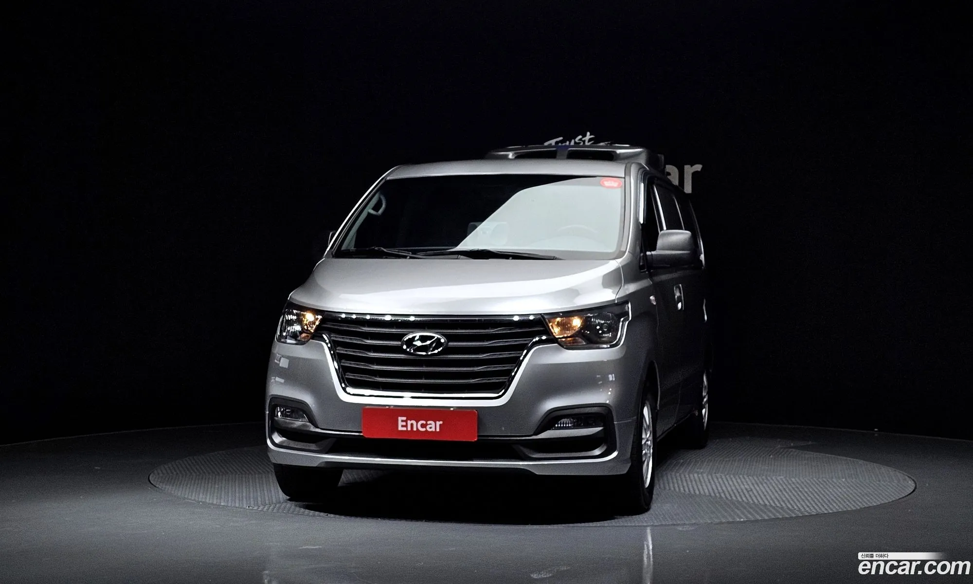 Hyundai Grand Starex 2020 — 26