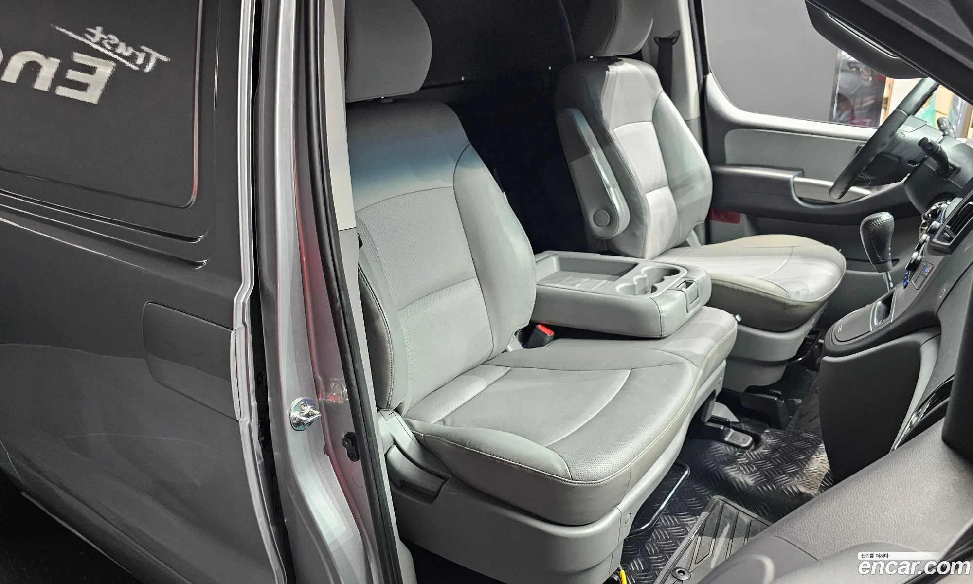 Hyundai Grand Starex 2020 — 17