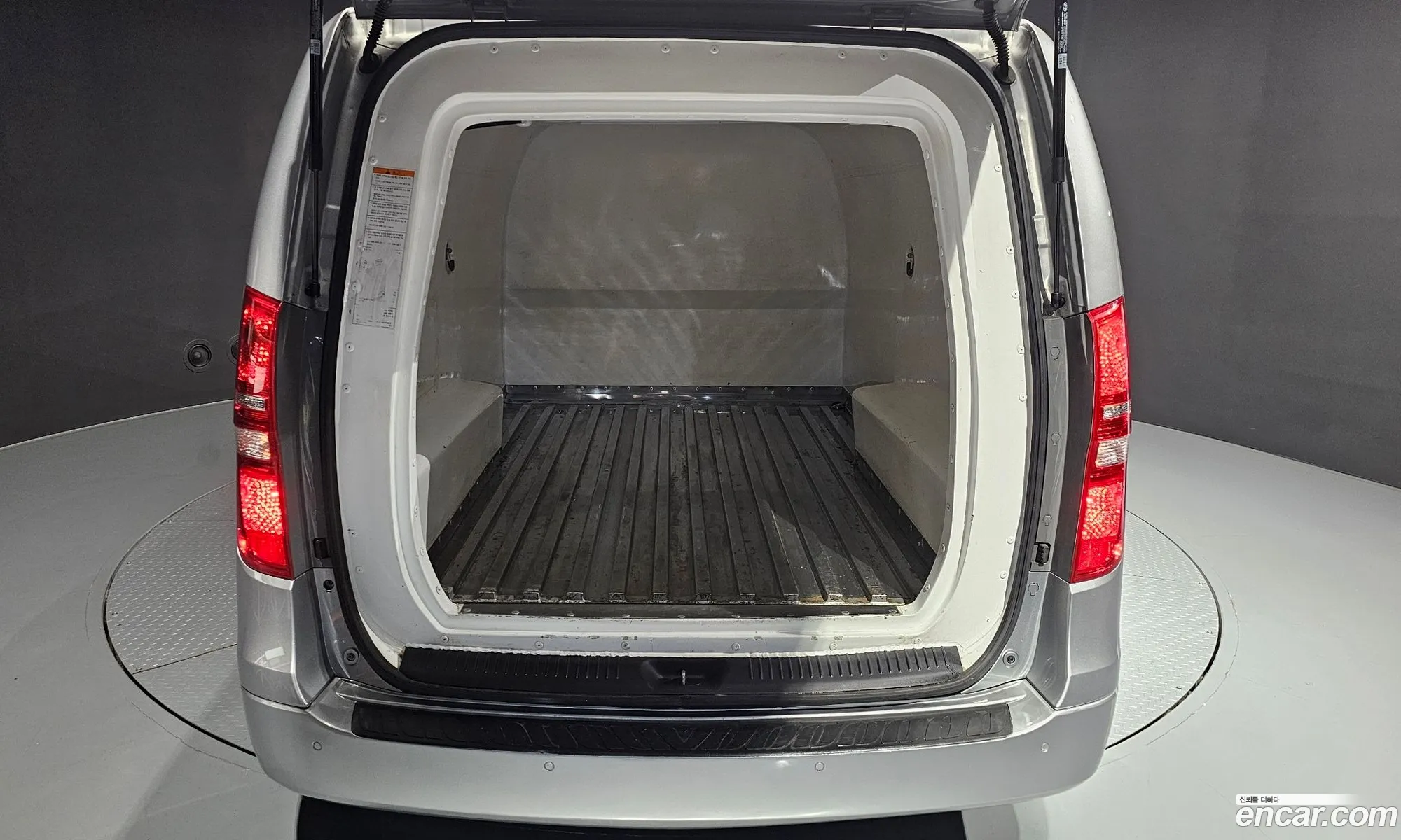 Hyundai Grand Starex 2020 — 22