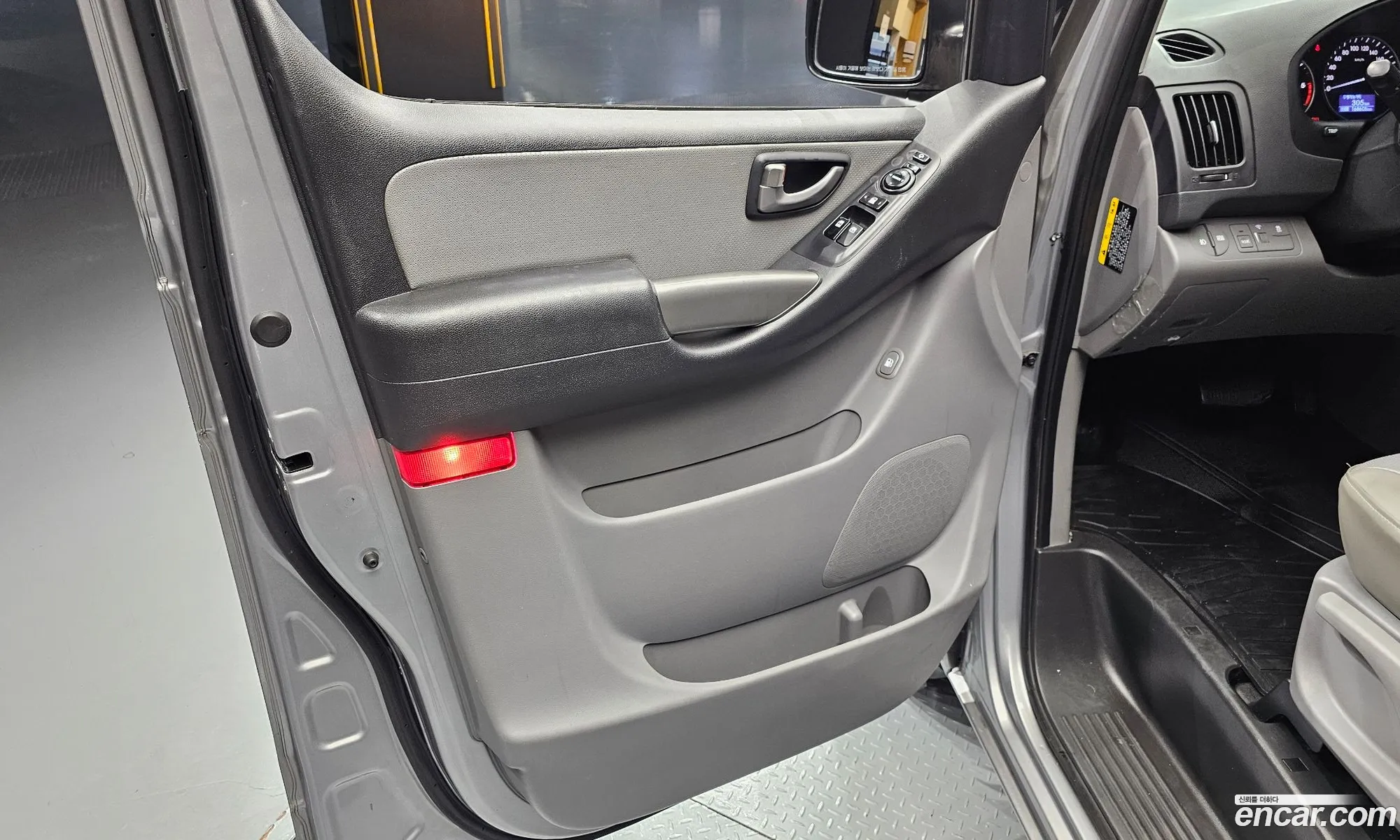 Hyundai Grand Starex 2020 — 18