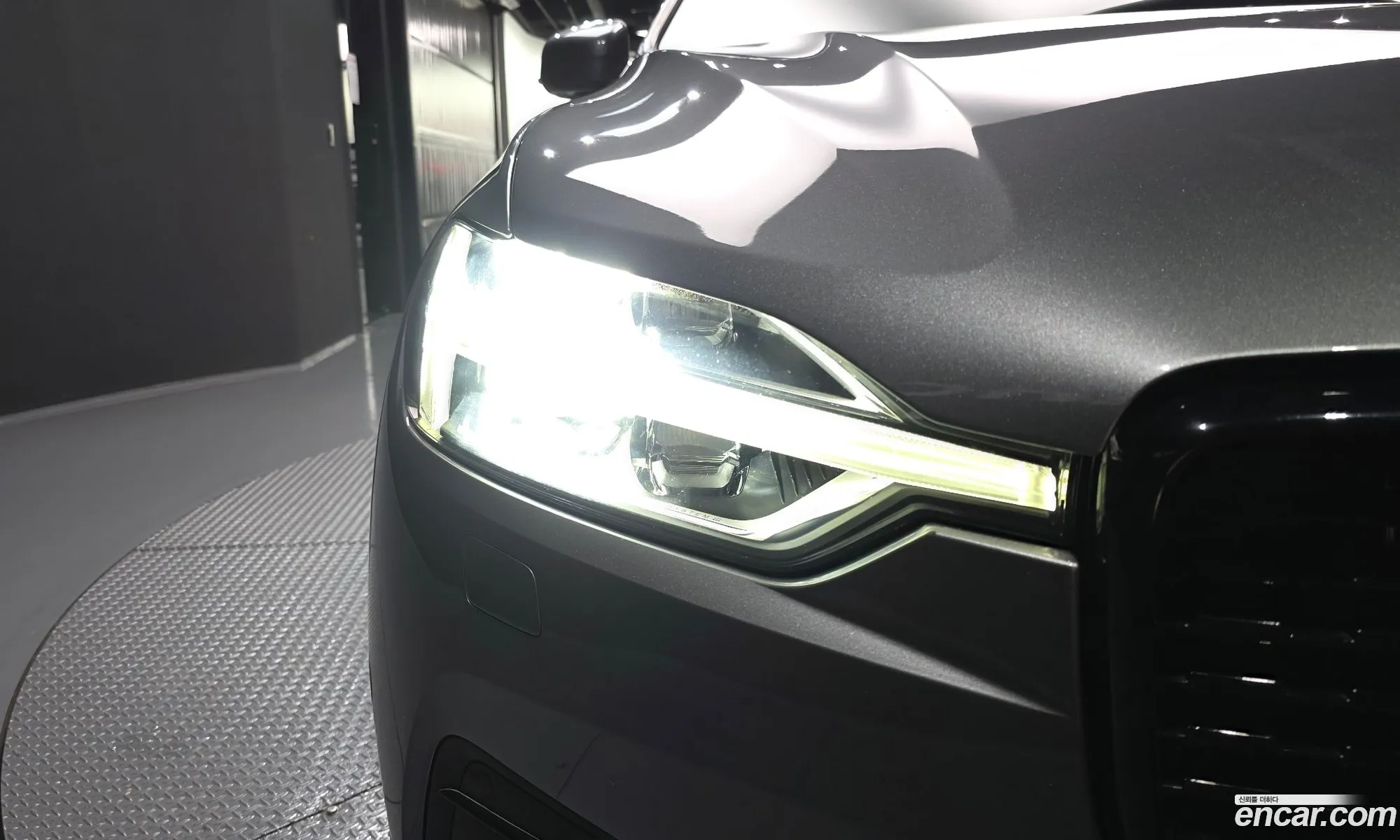 Volvo XC60 2019 YV1UZ68TCK1314464 — 3