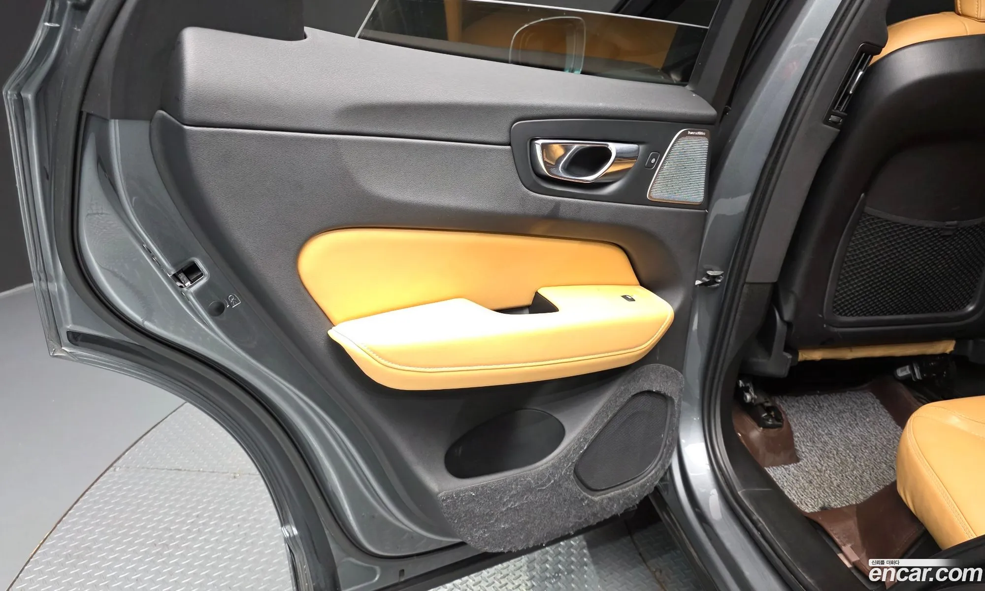 Volvo XC60 2019 YV1UZ68TCK1314464 — 36