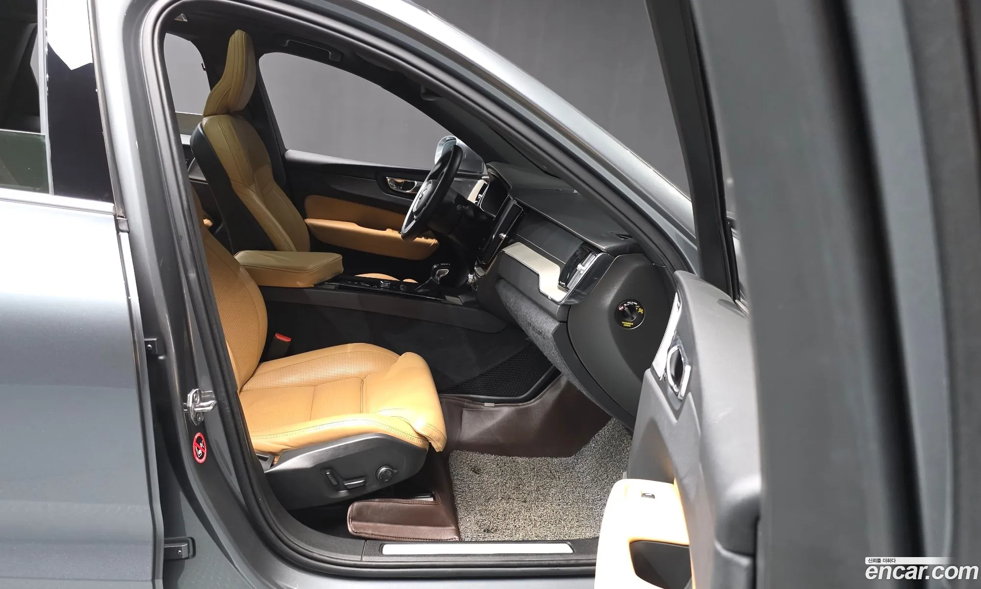 Volvo XC60 2019 YV1UZ68TCK1314464 — 28