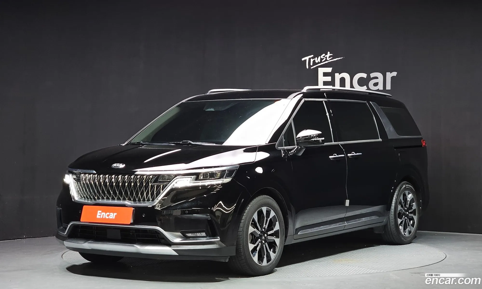 Kia Carnival 2021 — 3