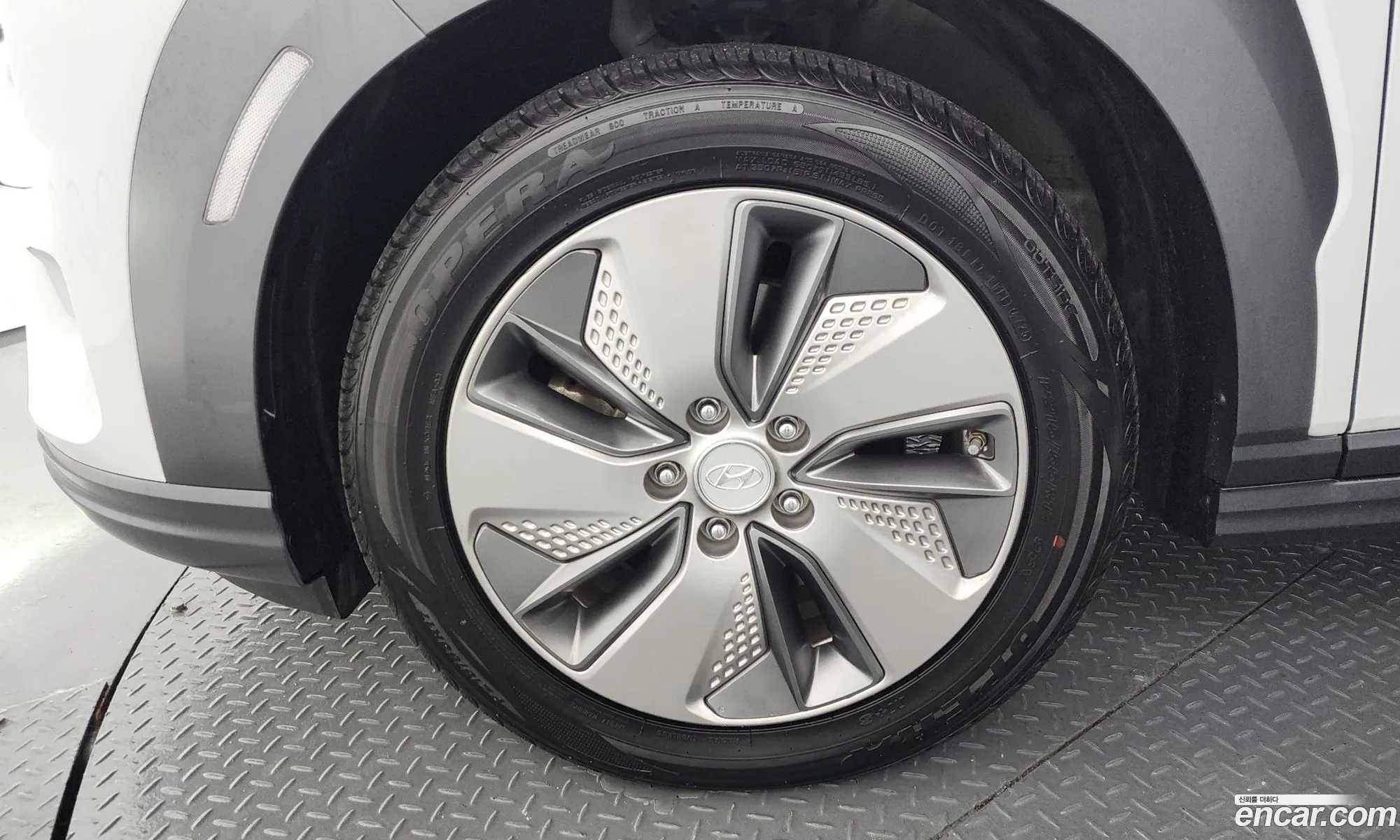 Hyundai Kona Electric 2019 — 3