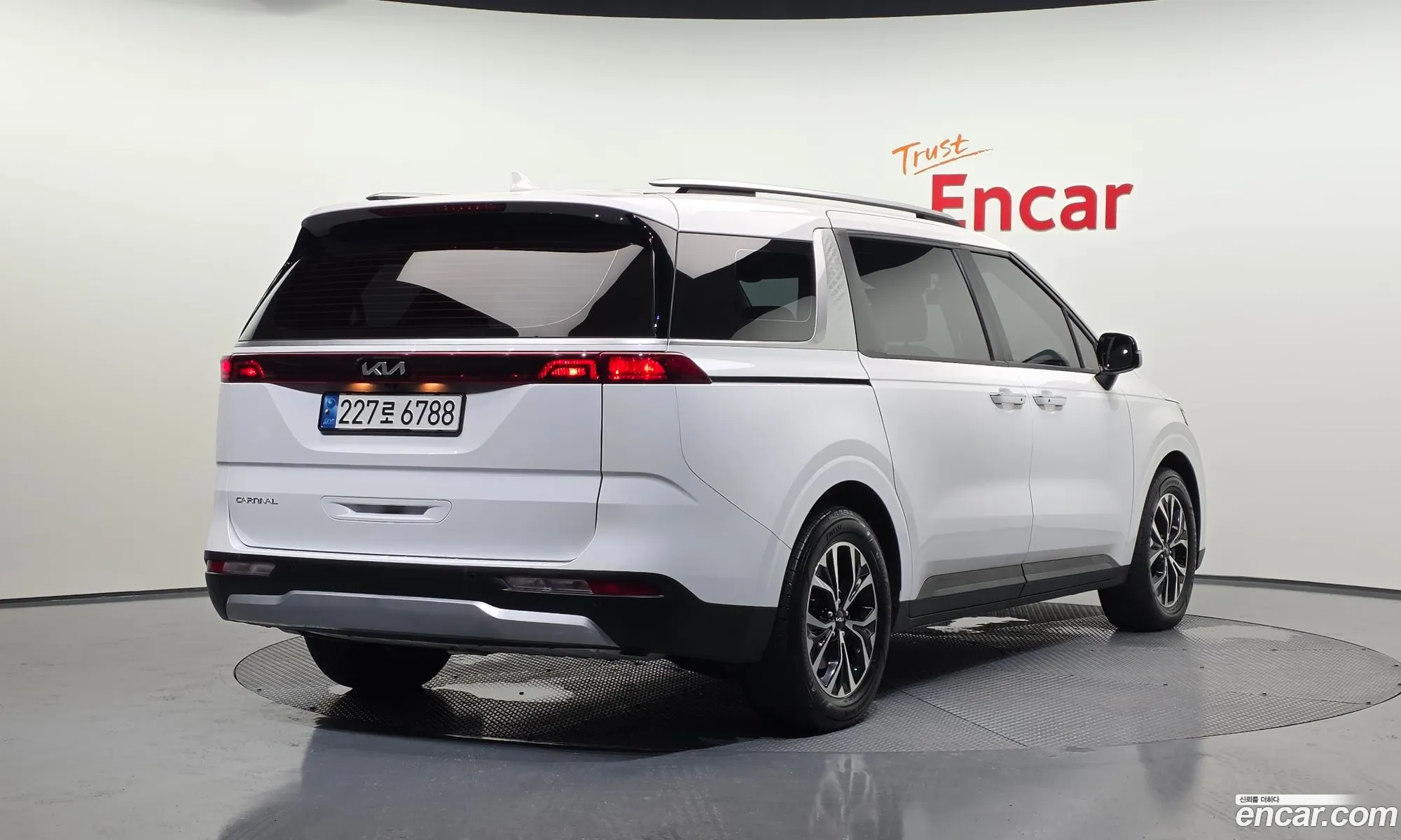 Kia Carnival 2022 — 25