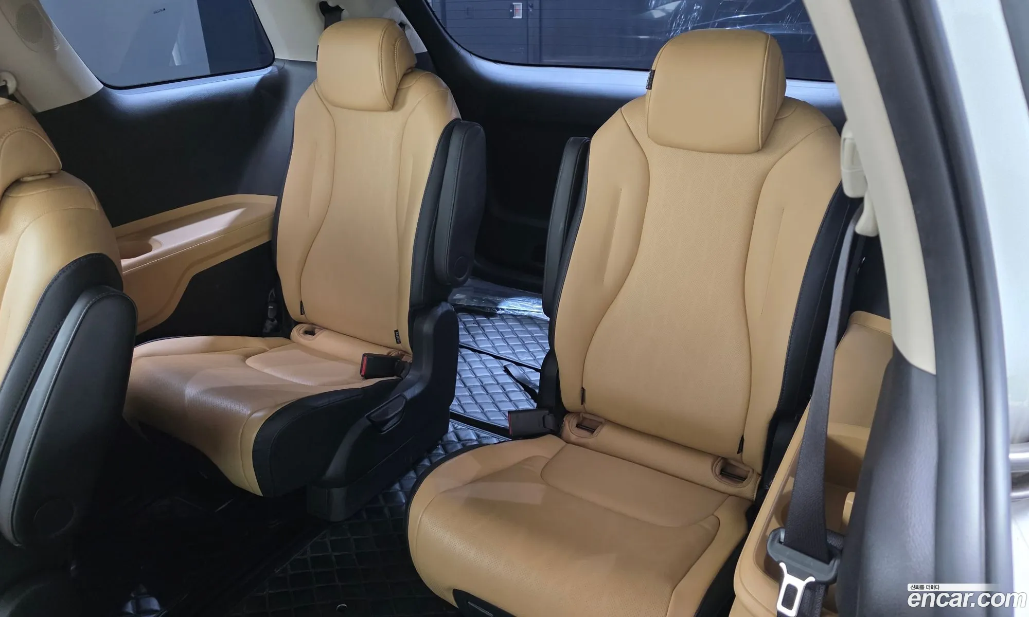 Kia Carnival 2022 — 7