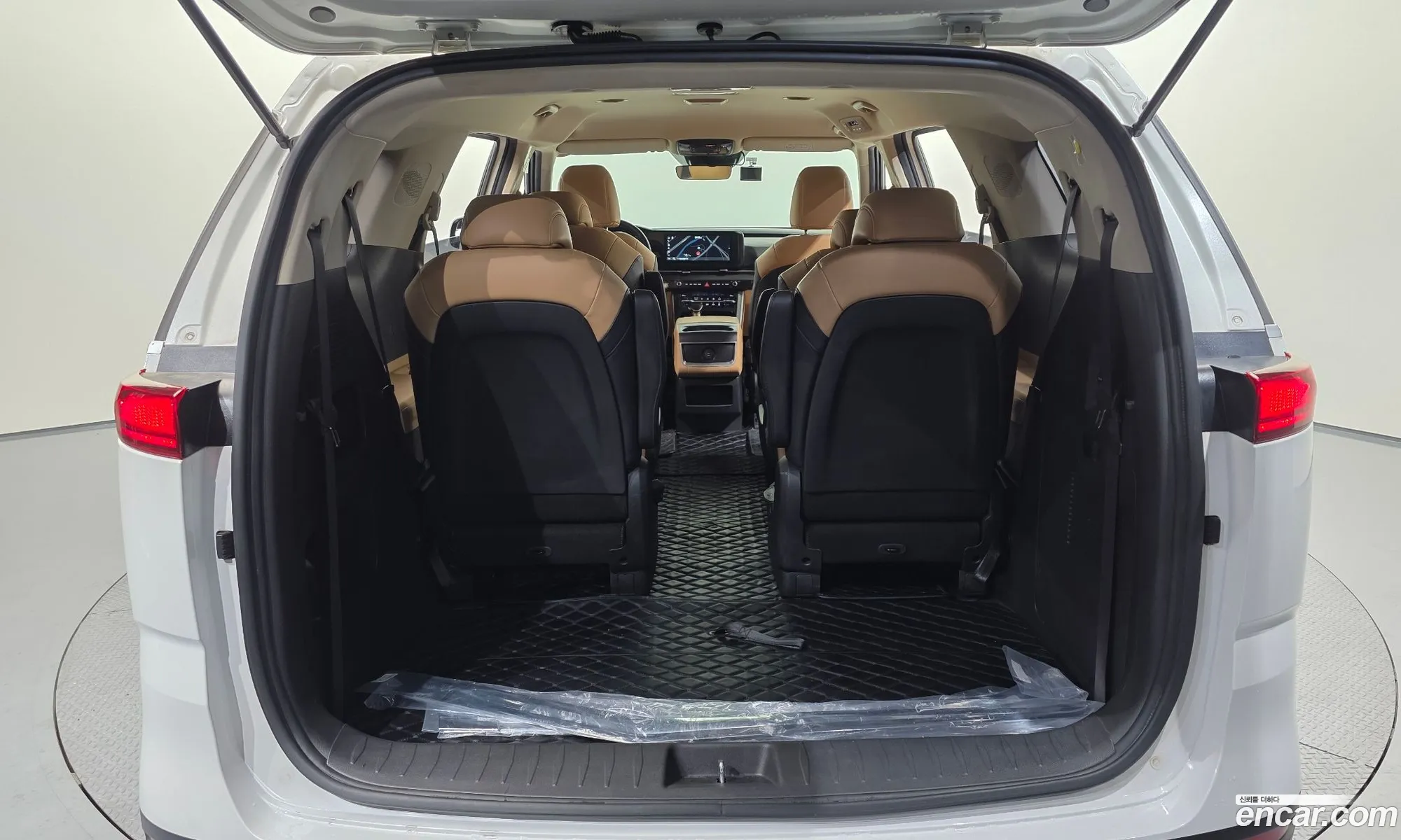 Kia Carnival 2022 — 9