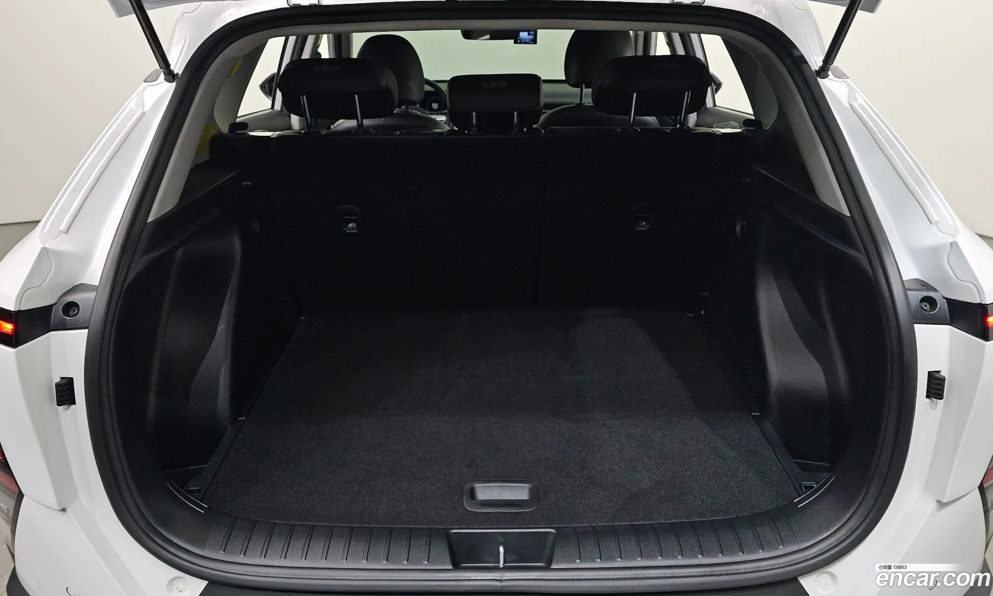 Hyundai Kona Hybrid 2024 — 6