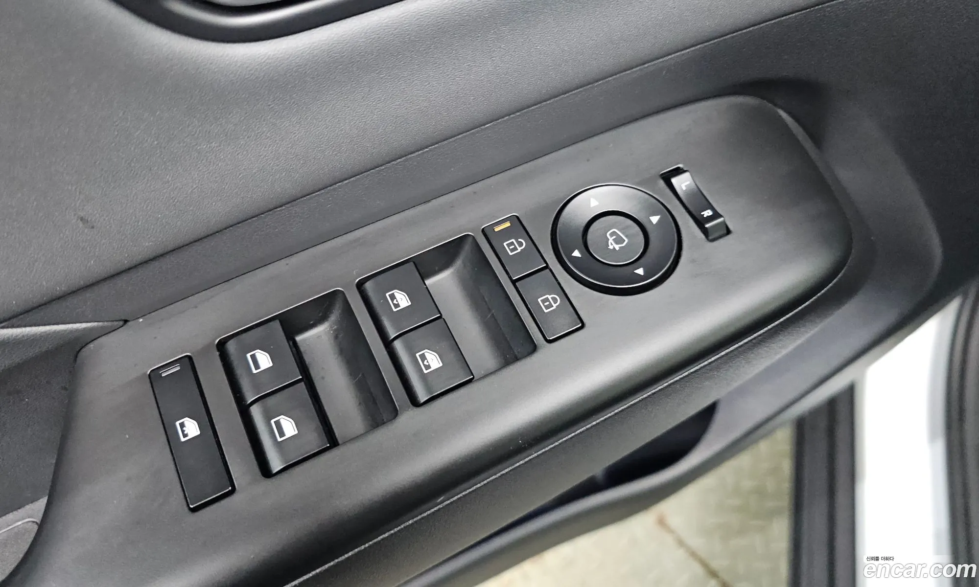 Hyundai Kona Hybrid 2024 — 11