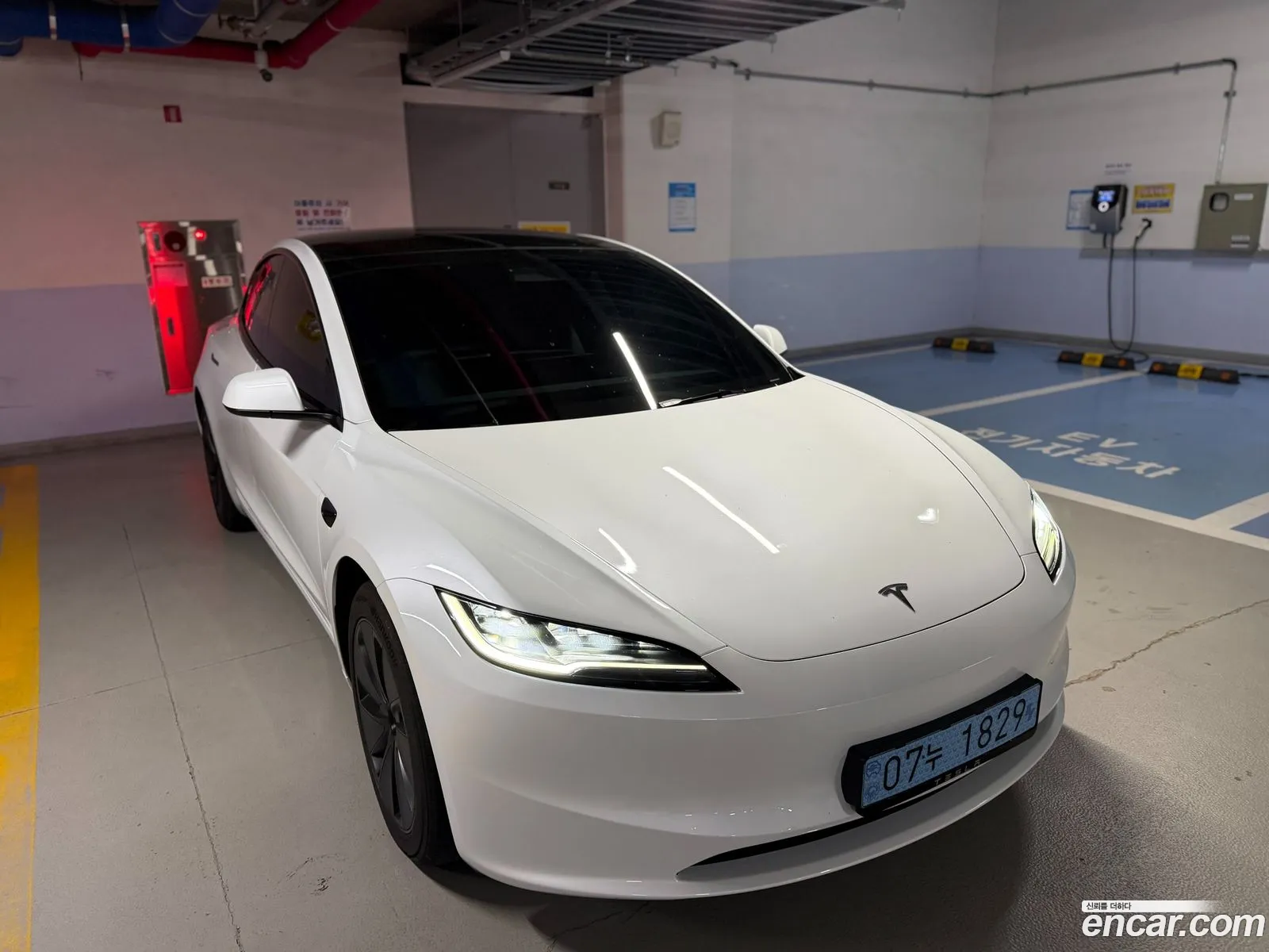 Tesla Model 3 2025 — 4