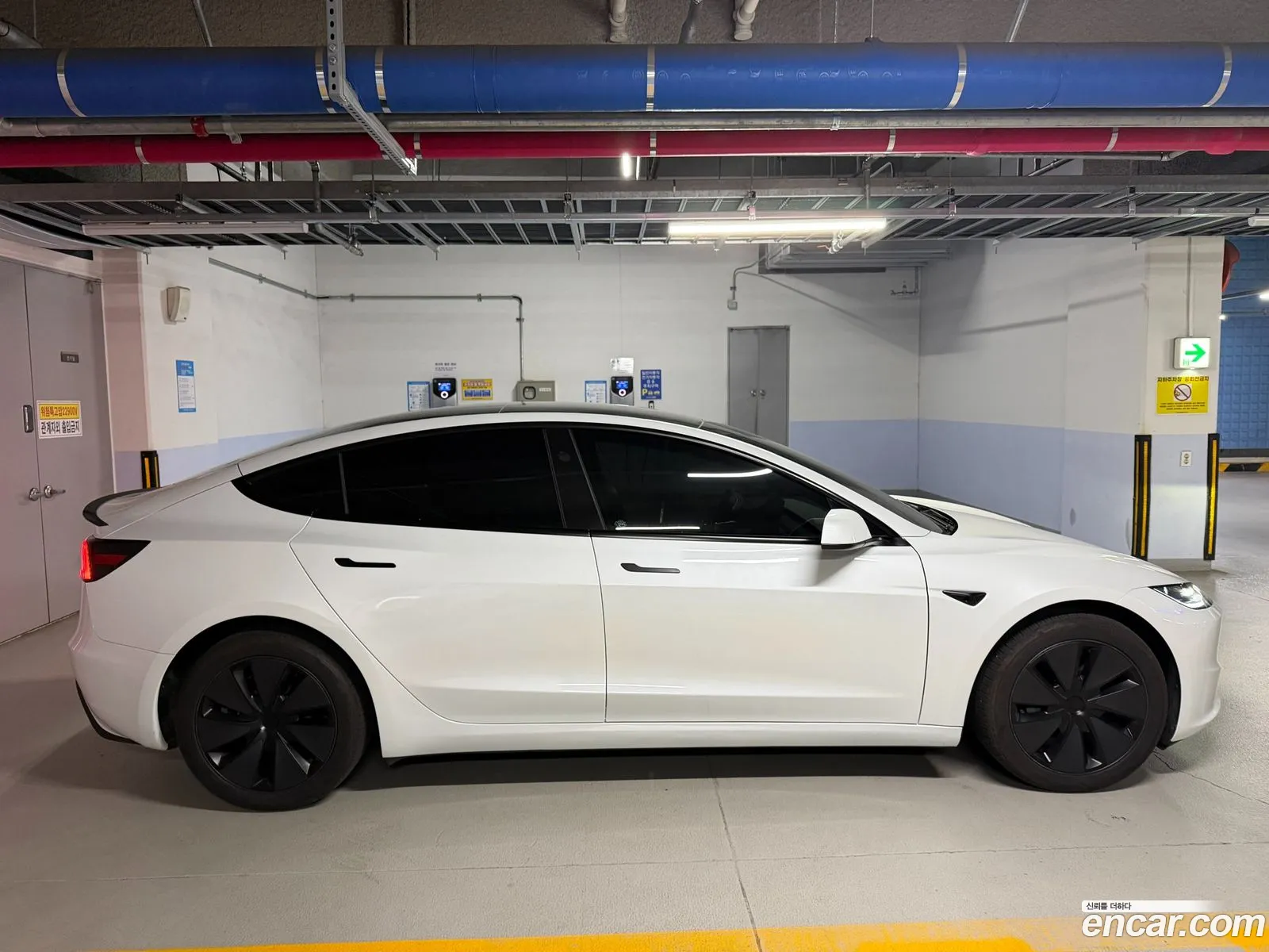 Tesla Model 3 2025 — 5