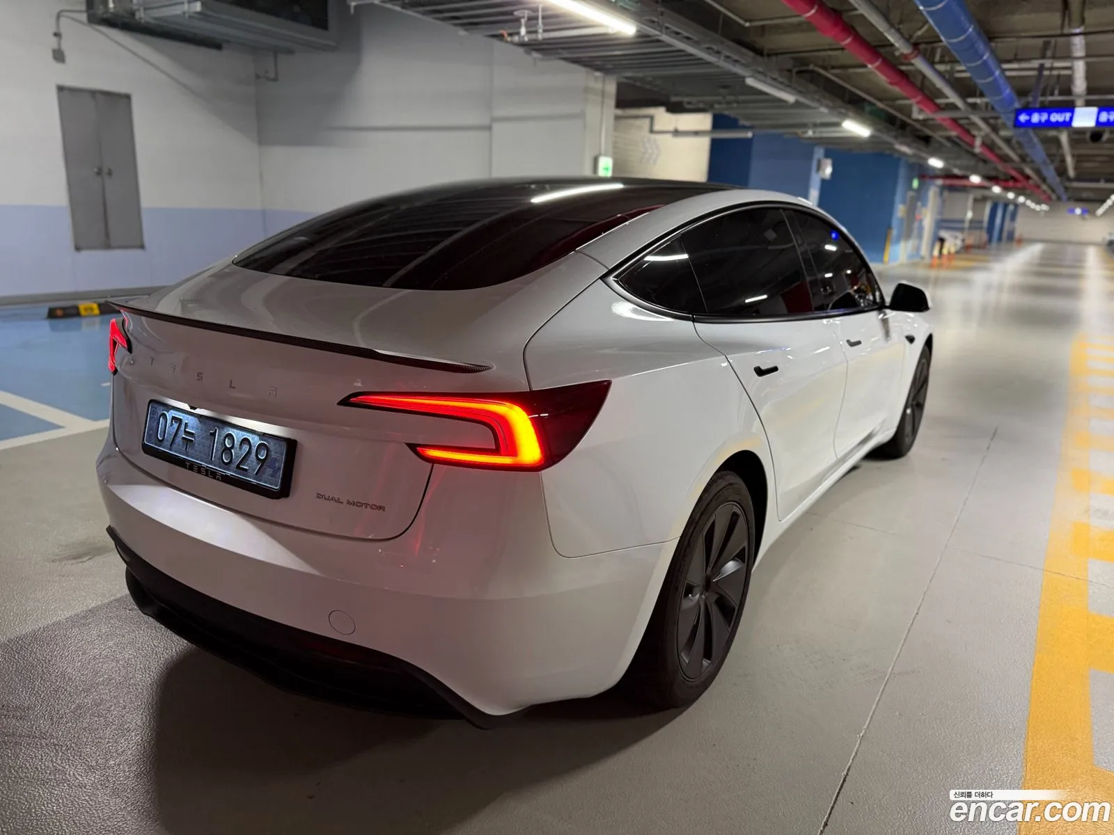 Tesla Model 3 2025 — 16