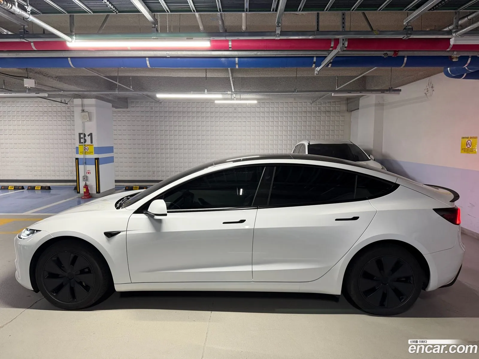 Tesla Model 3 2025 — 9