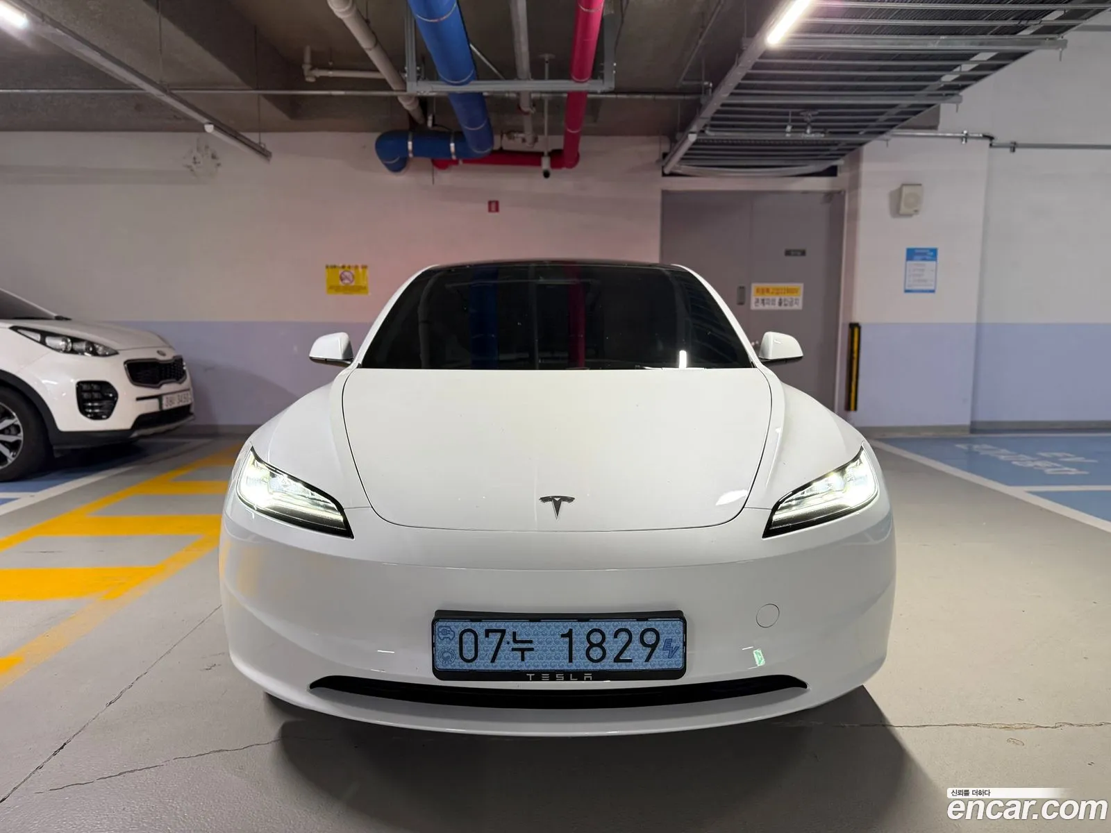 Tesla Model 3 2025 — 8