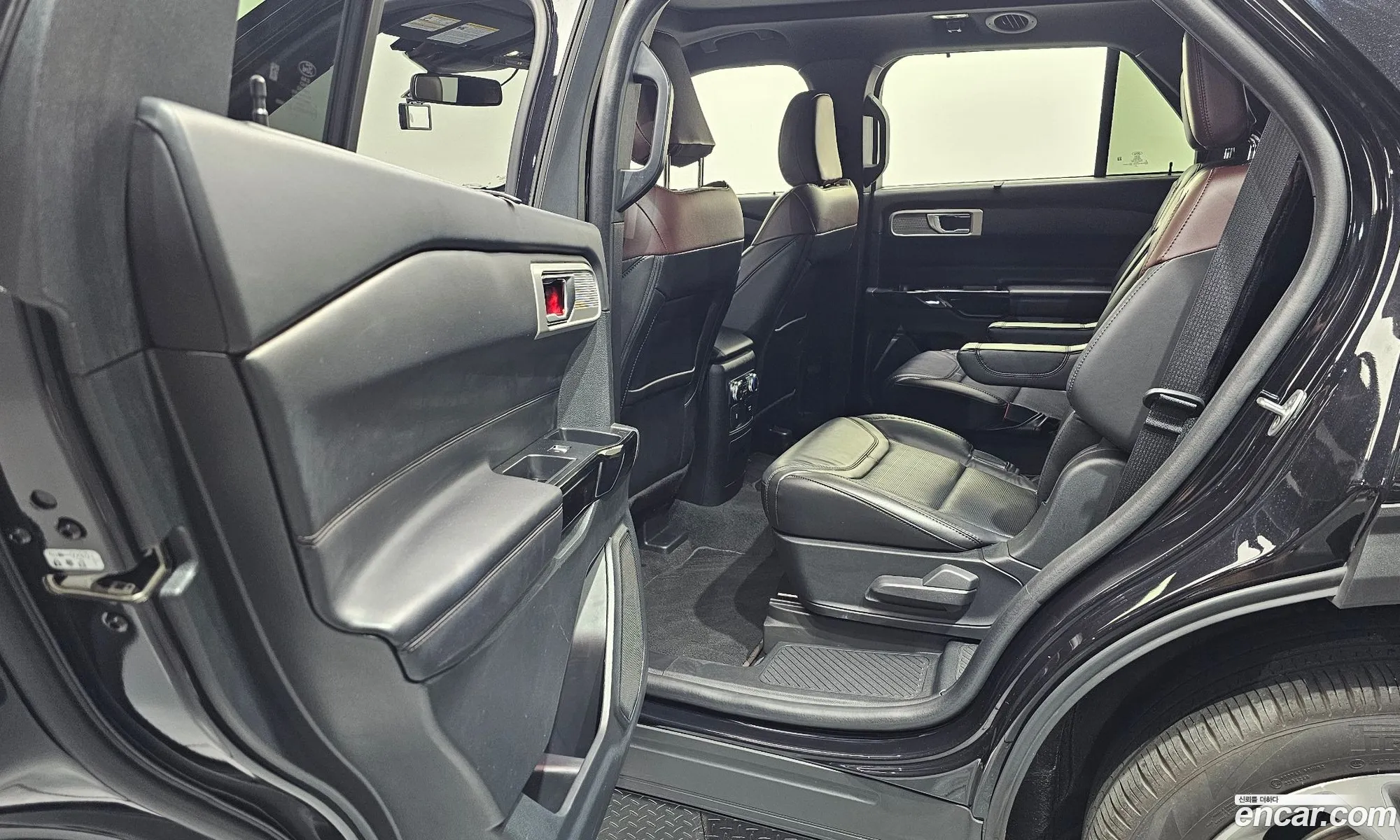 Ford Explorer 6th Gen 2022 1FM5K8HC111111111 — 7
