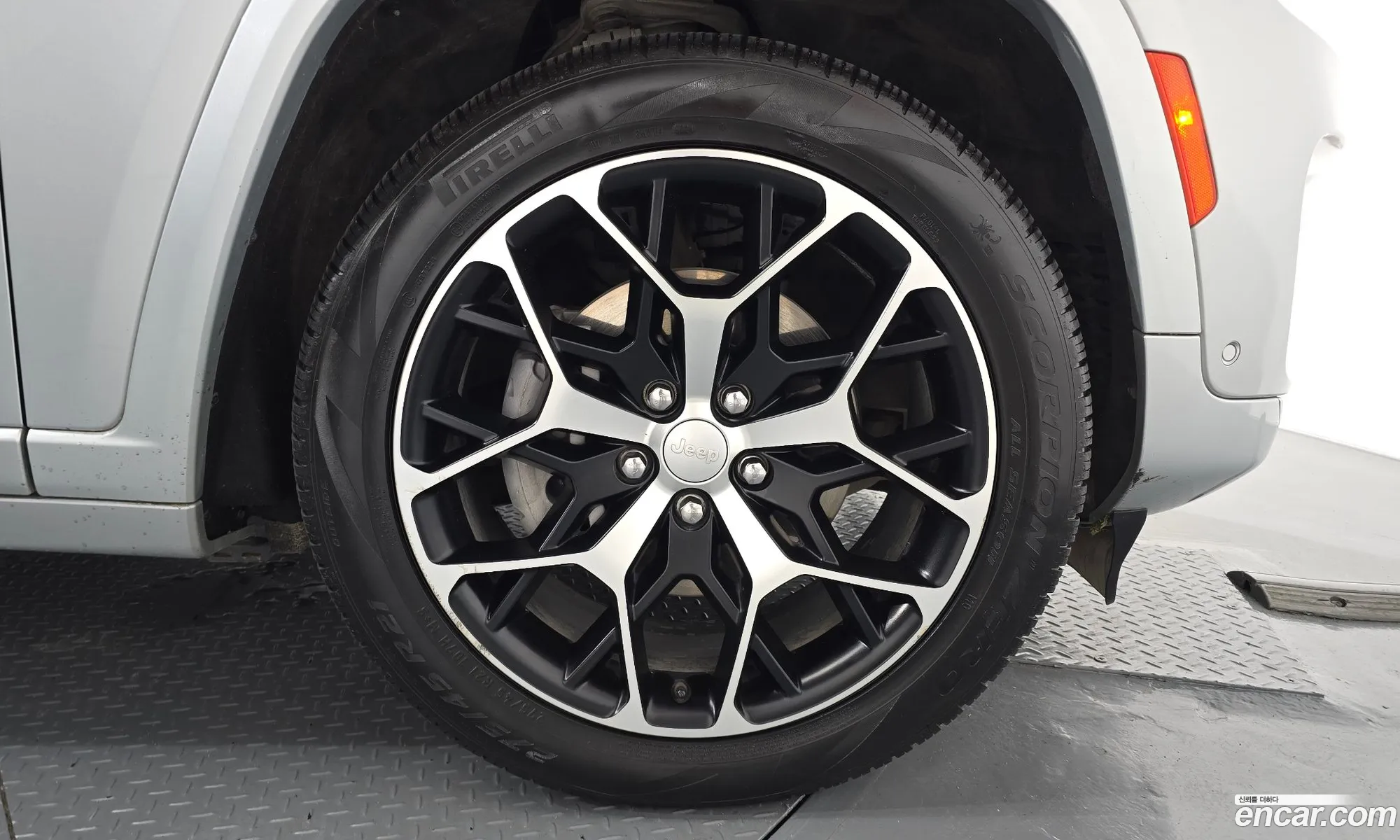 Jeep Grand Cherokee 2023 — 16