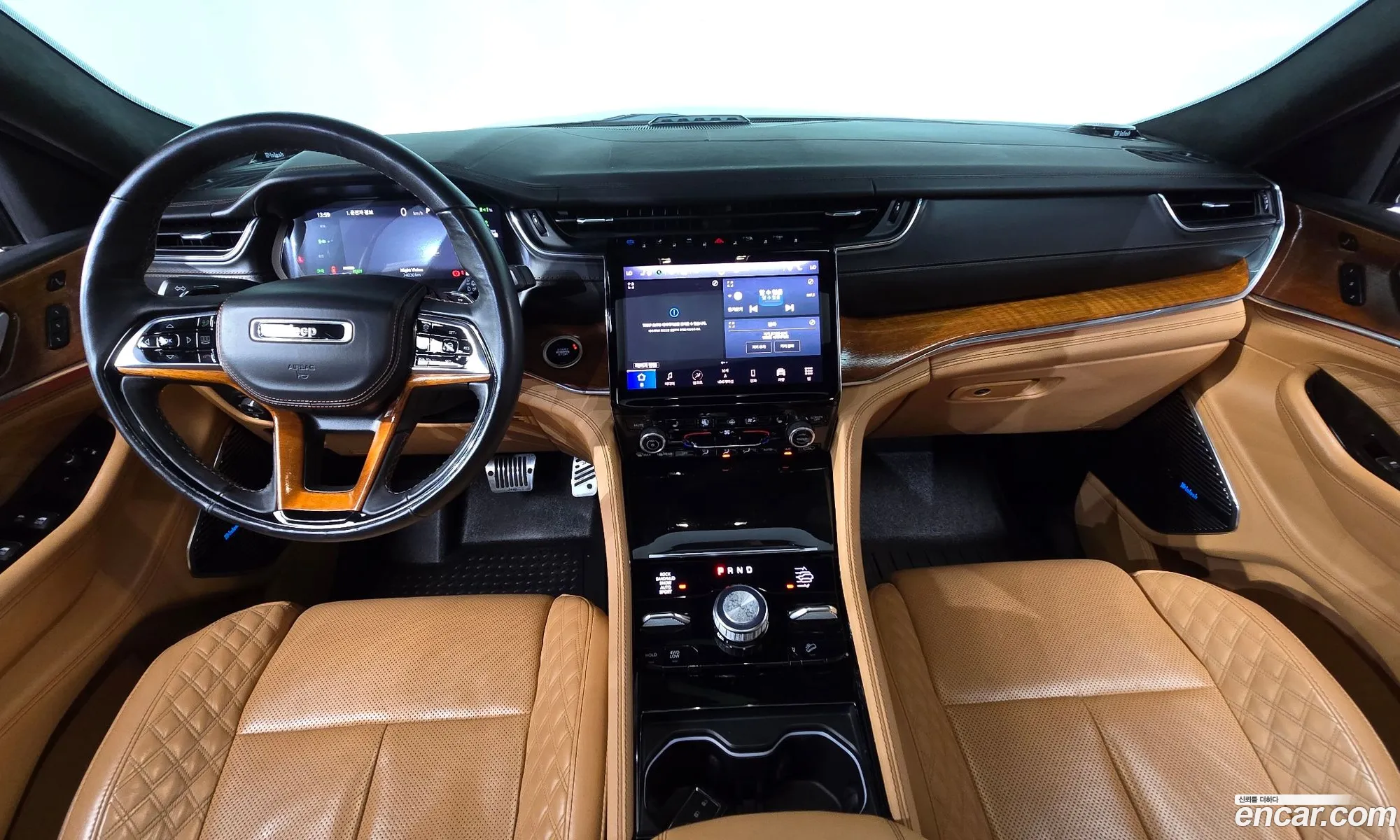 Jeep Grand Cherokee 2023 — 24