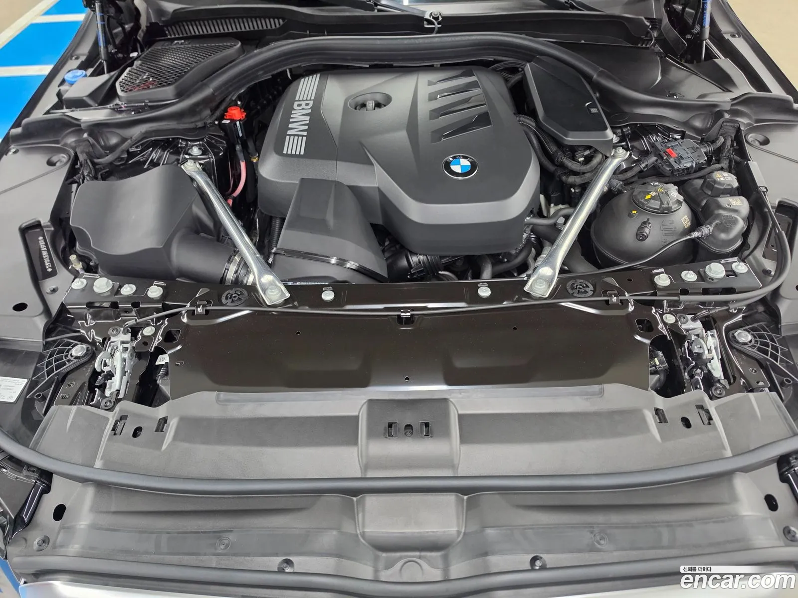 BMW 5 Series 2025 — 17