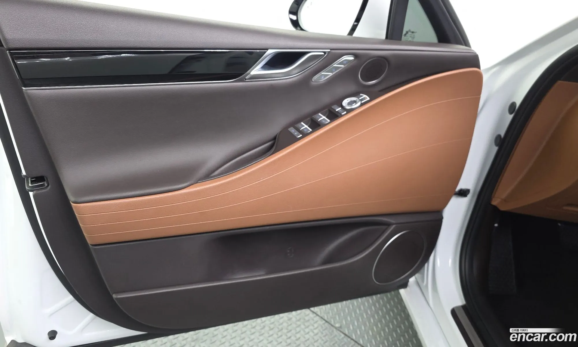 Genesis G80 2021 — 32