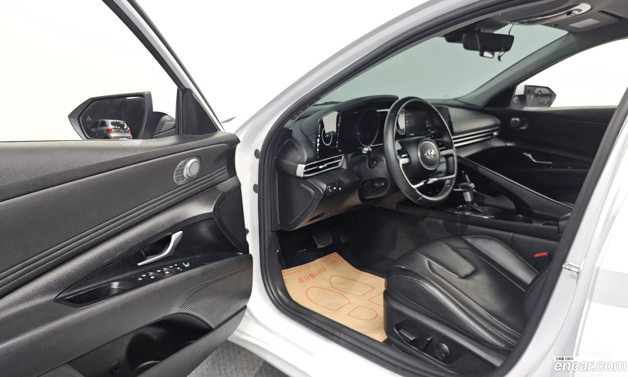 Hyundai Elantra 2022 — 18