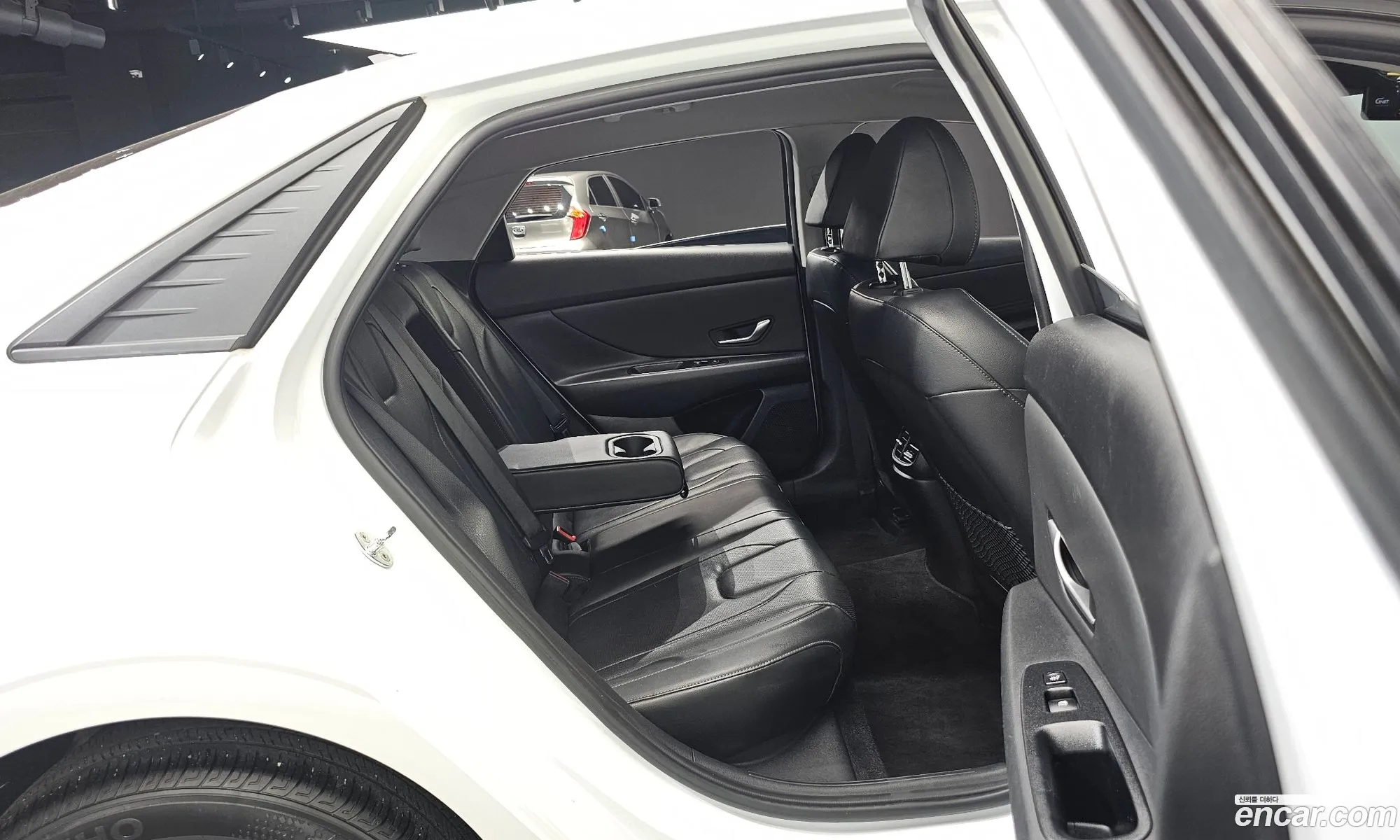 Hyundai Elantra 2022 — 24