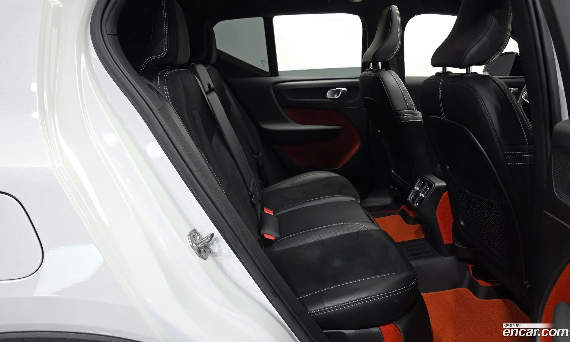 Volvo XC40 2020 — 17